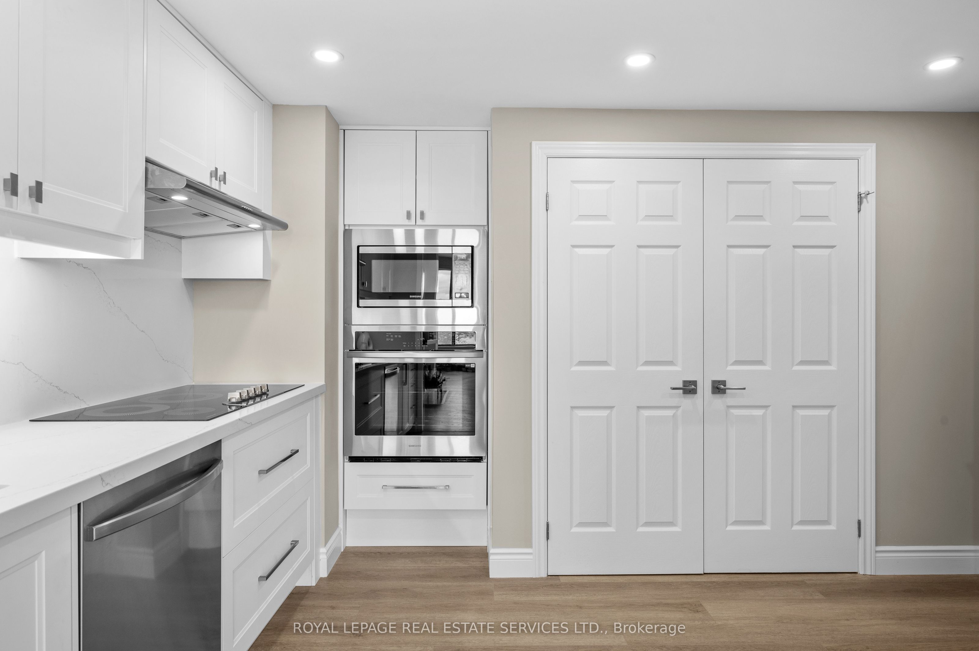 100 Lakeshore Road E, #1104