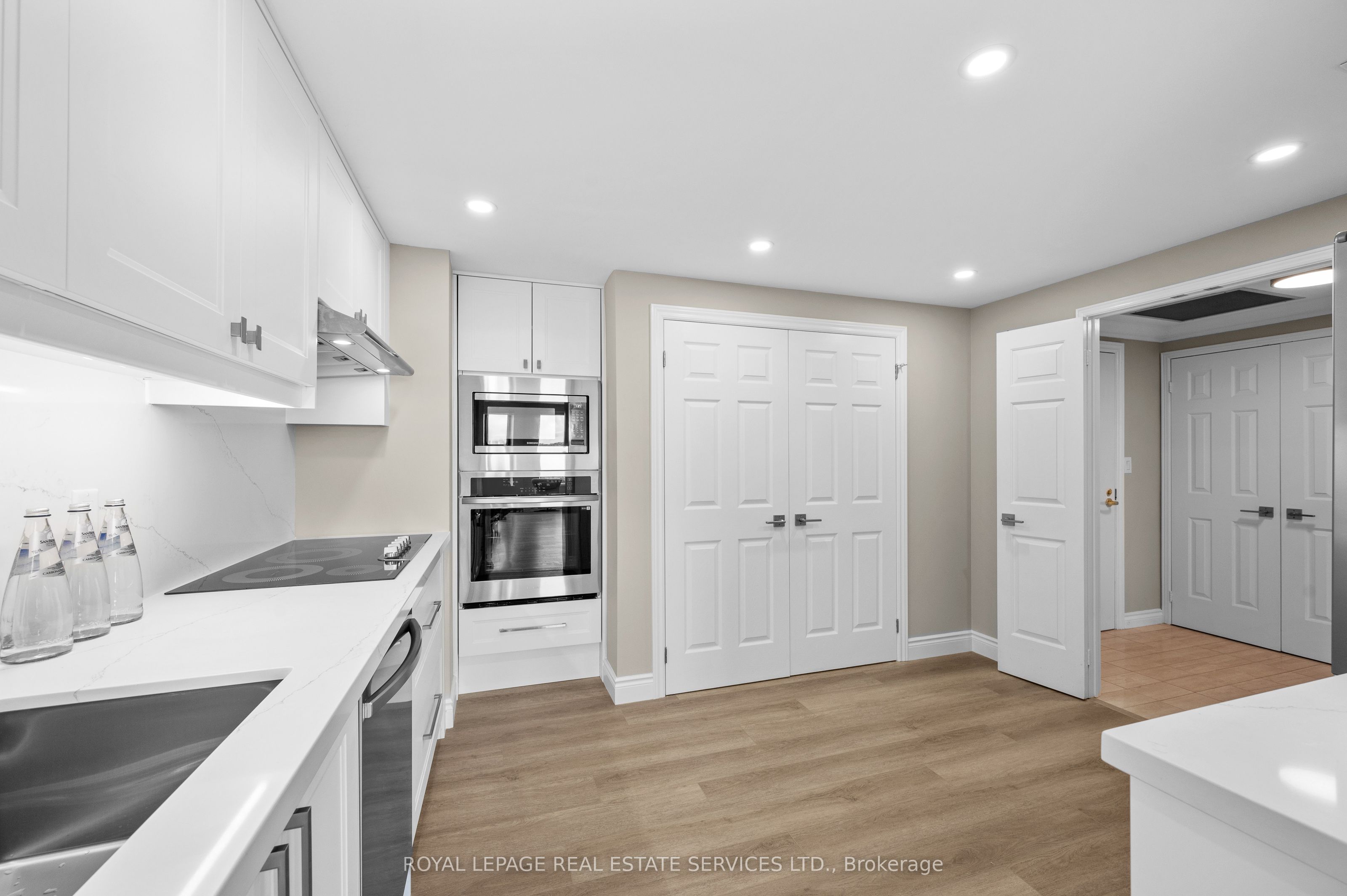 100 Lakeshore Road E, #1104