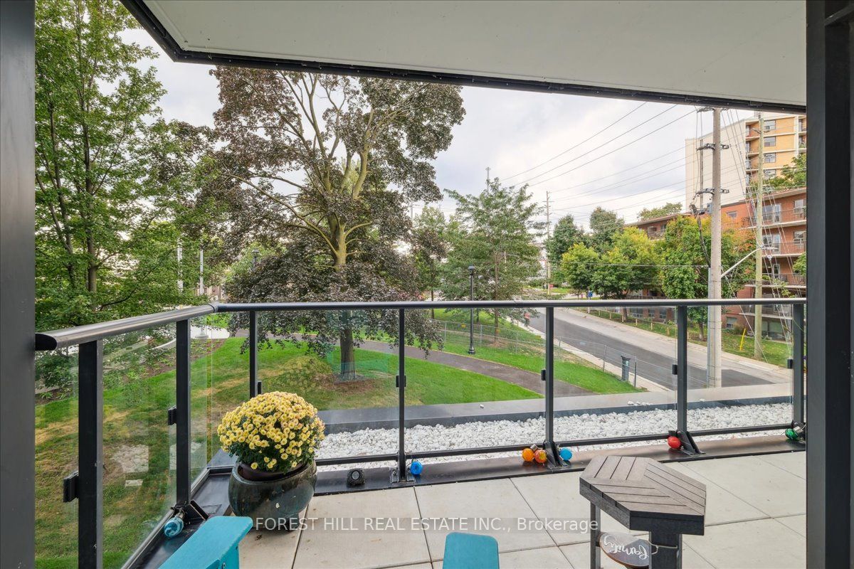 21 Park Street E, #209