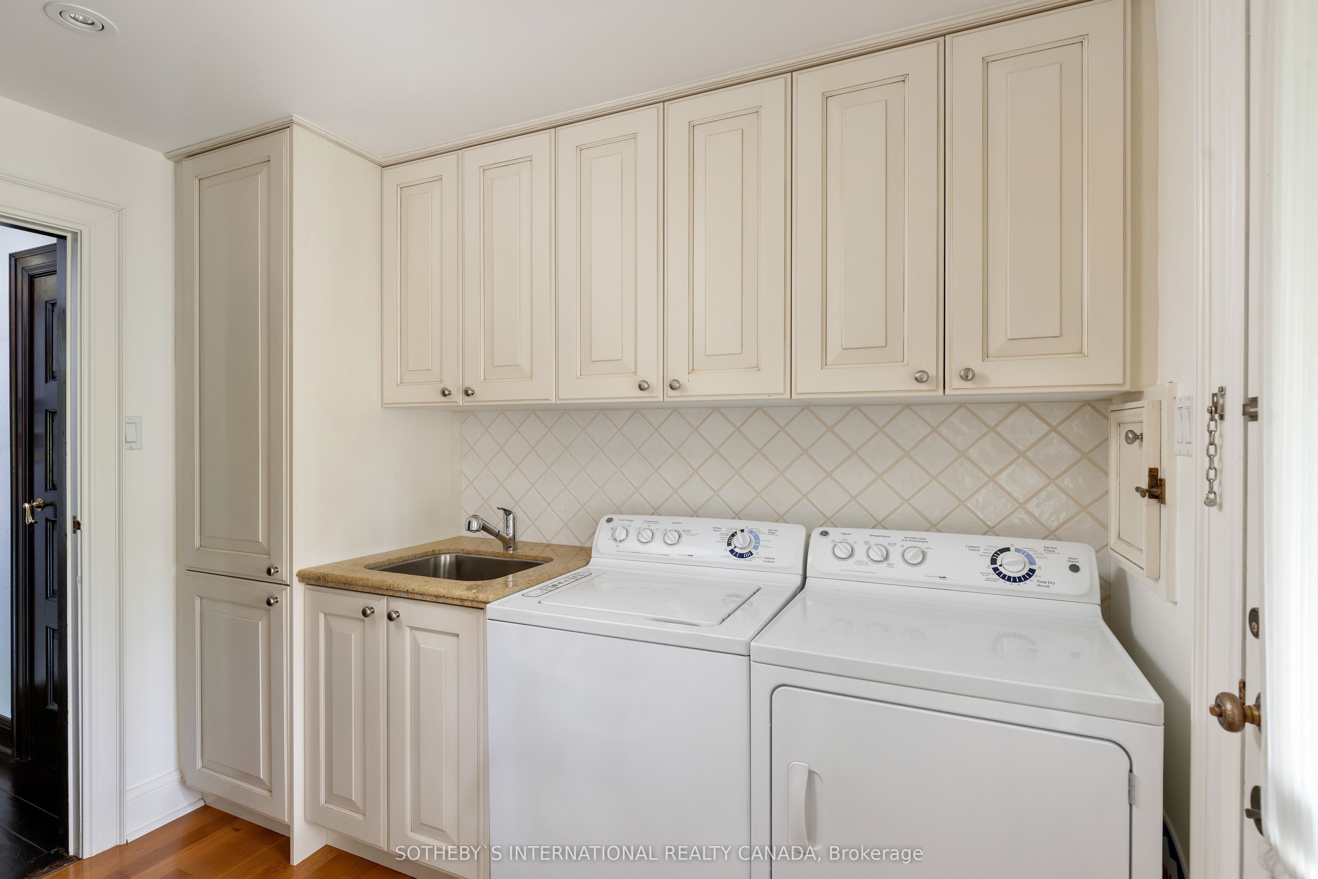 38 Edenbrook Hill