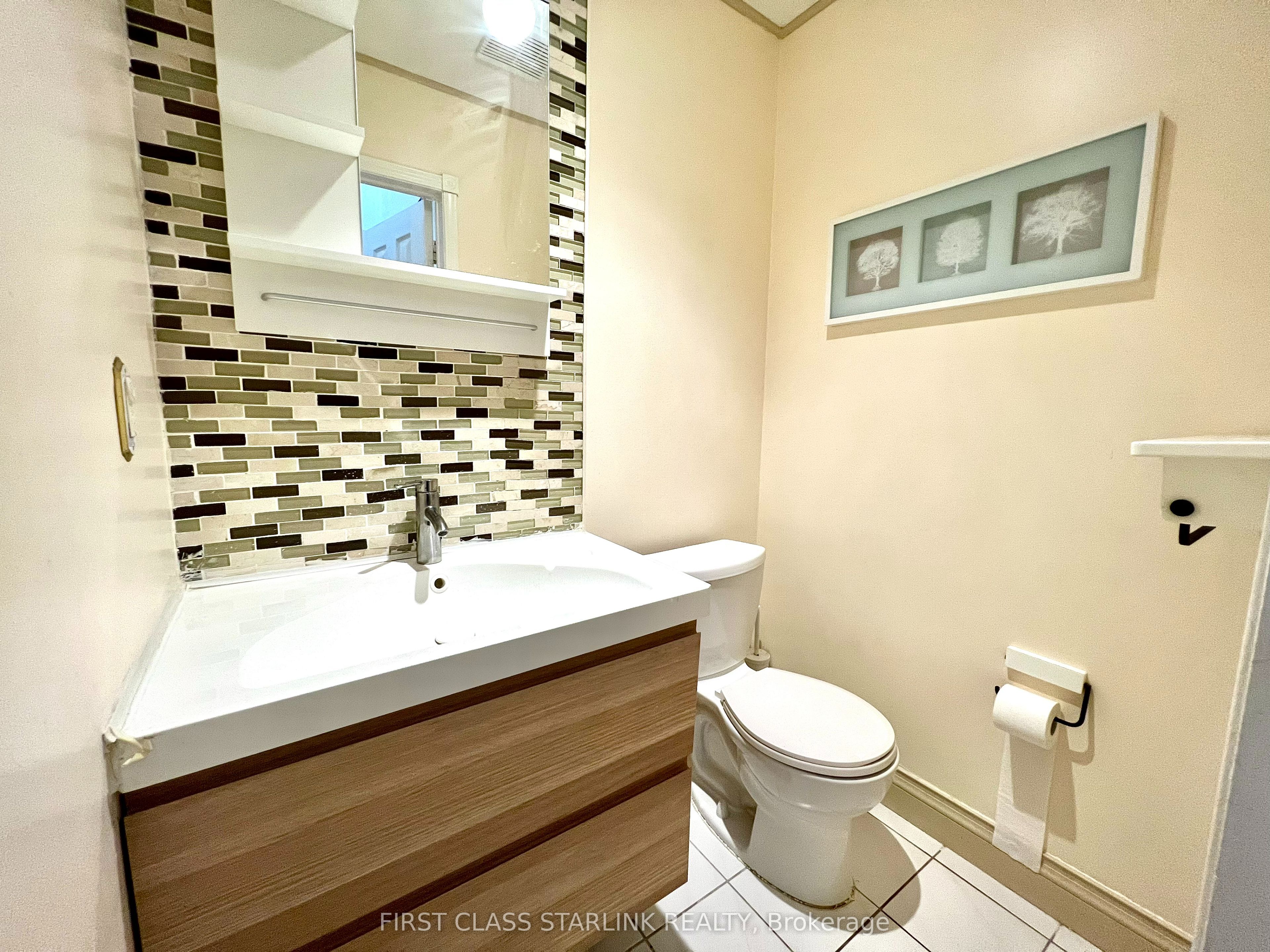 1048 Charminster Crescent, #Upper