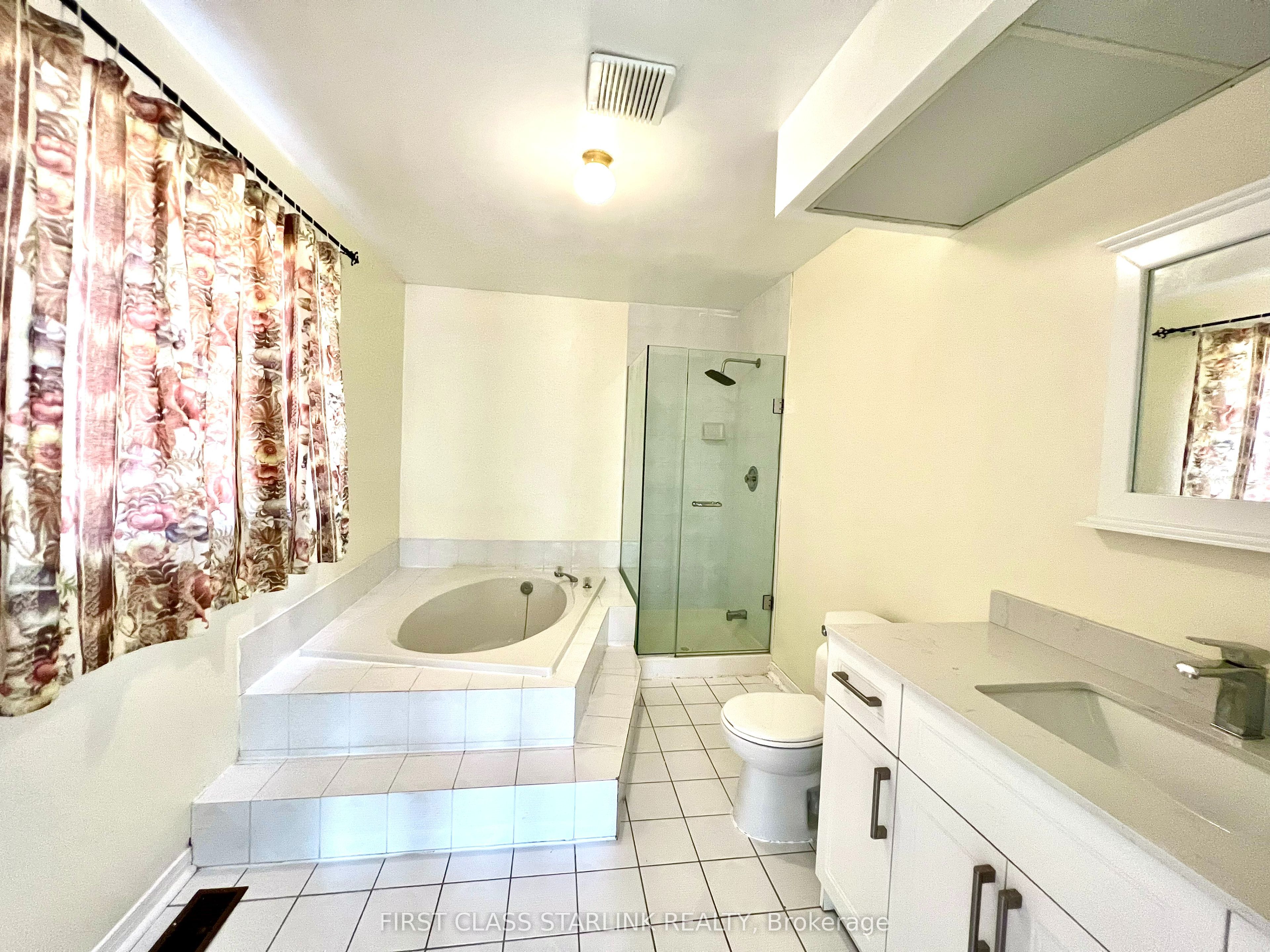 1048 Charminster Crescent, #Upper