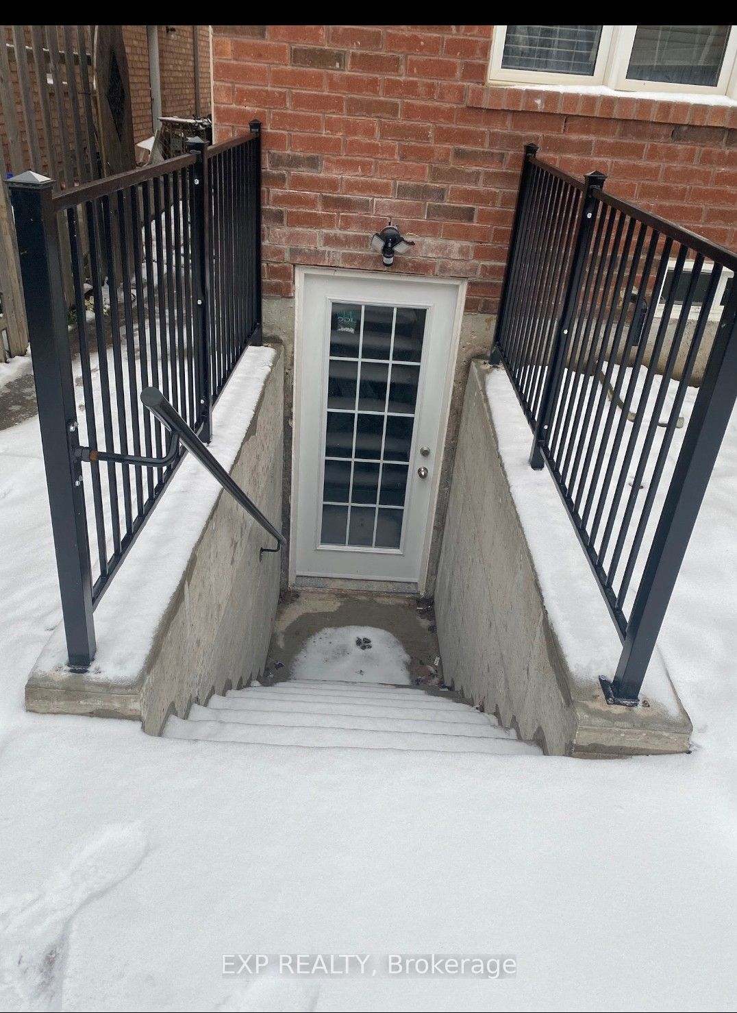 104 Commodore Drive