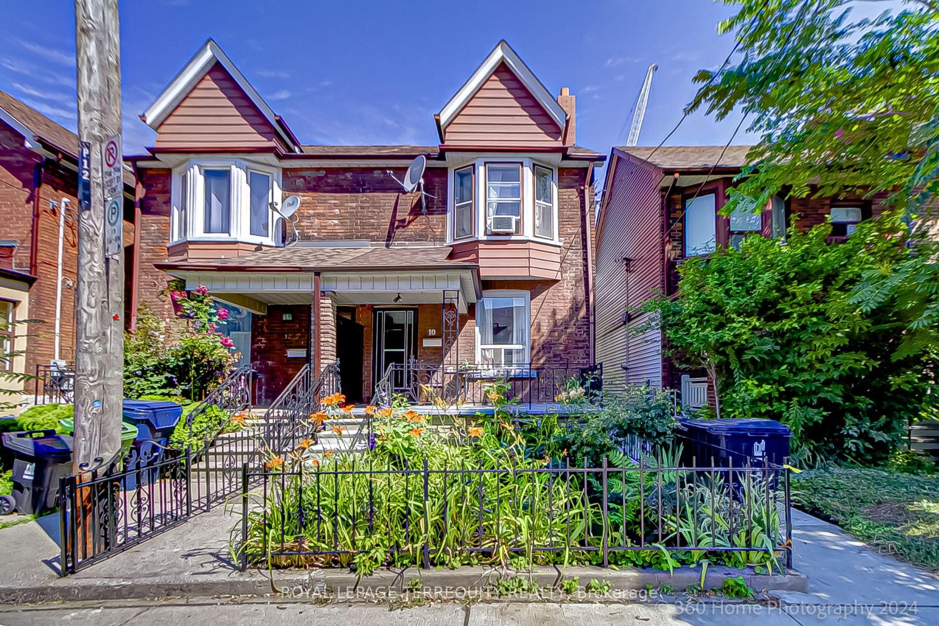 10 Burnfield Avenue