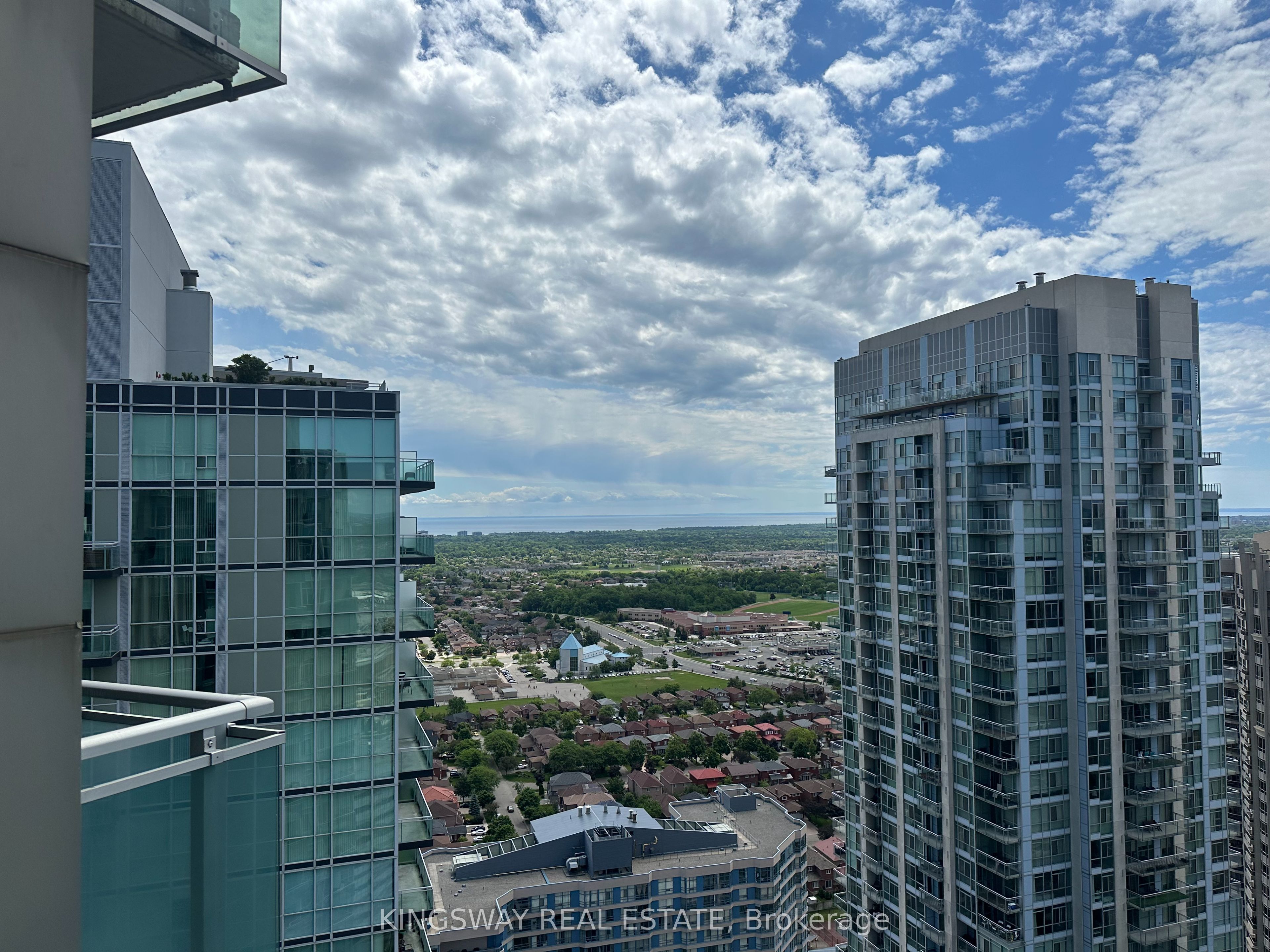 220 Burnhamthorpe Road W #3404