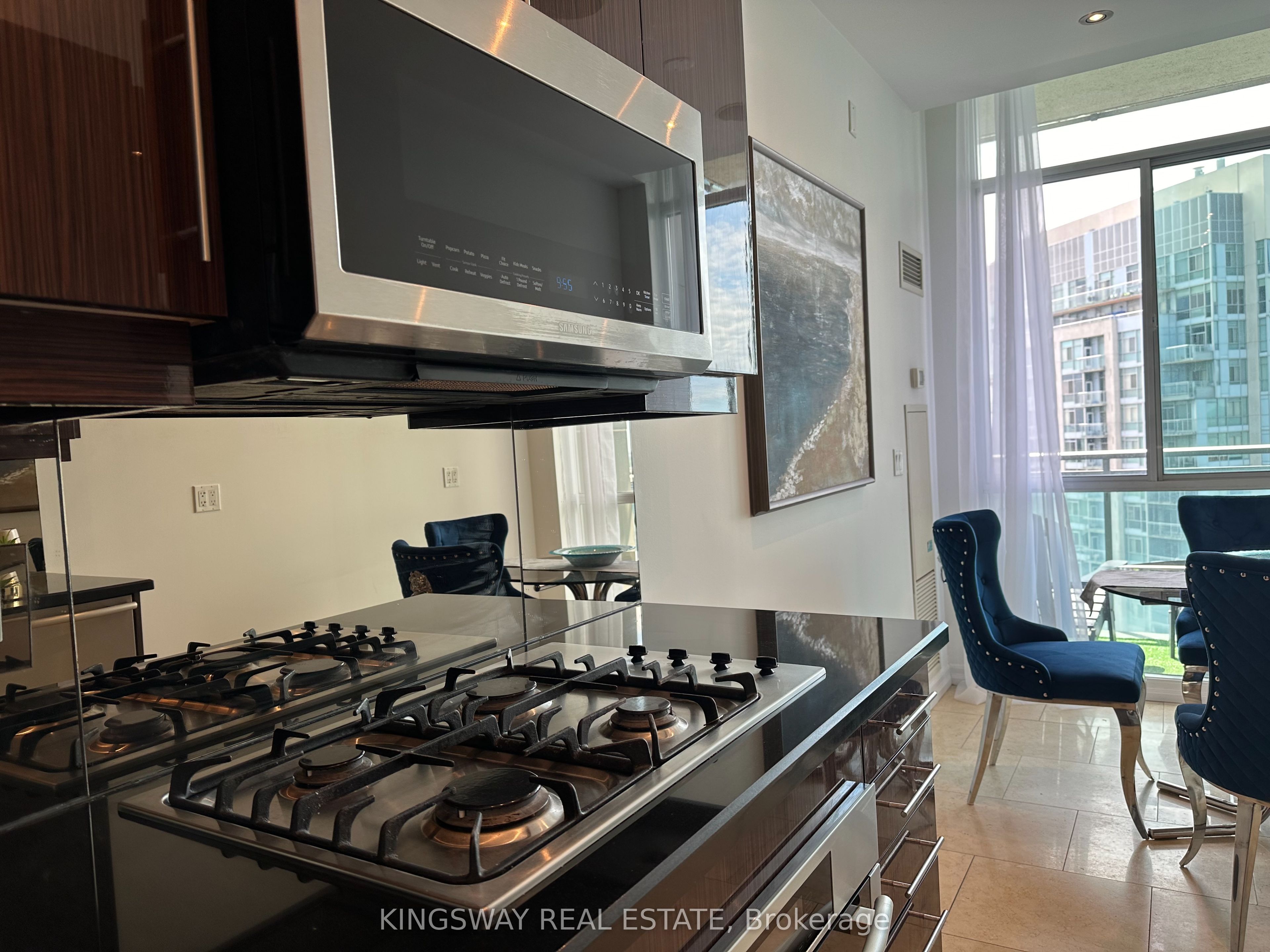 220 Burnhamthorpe Road W #3404
