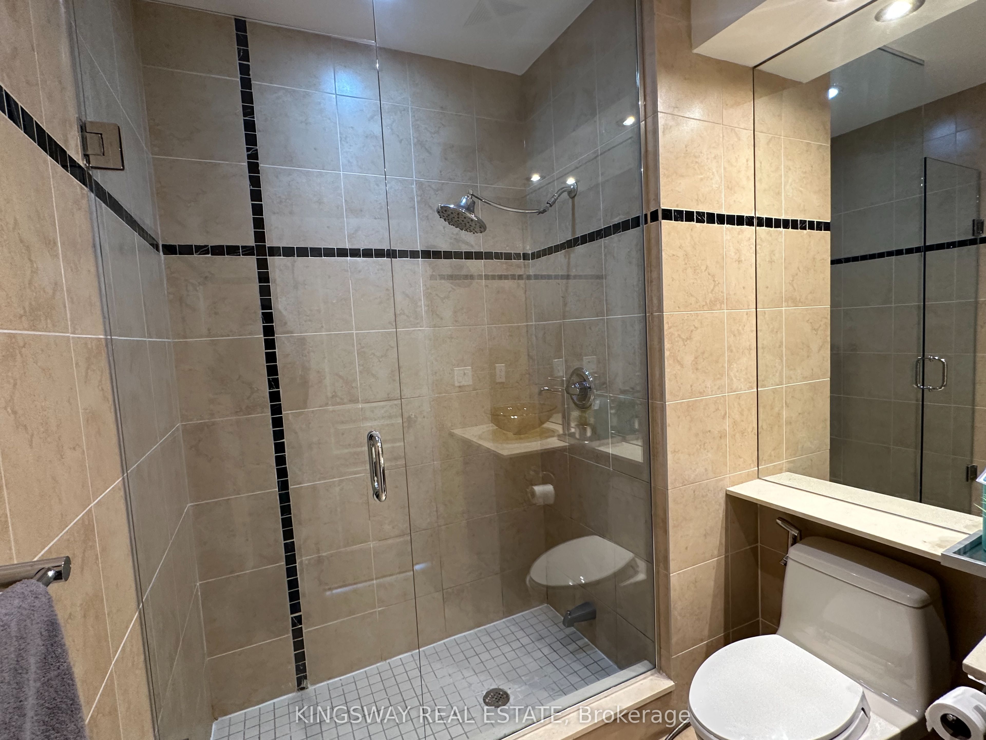 220 Burnhamthorpe Road W #3404