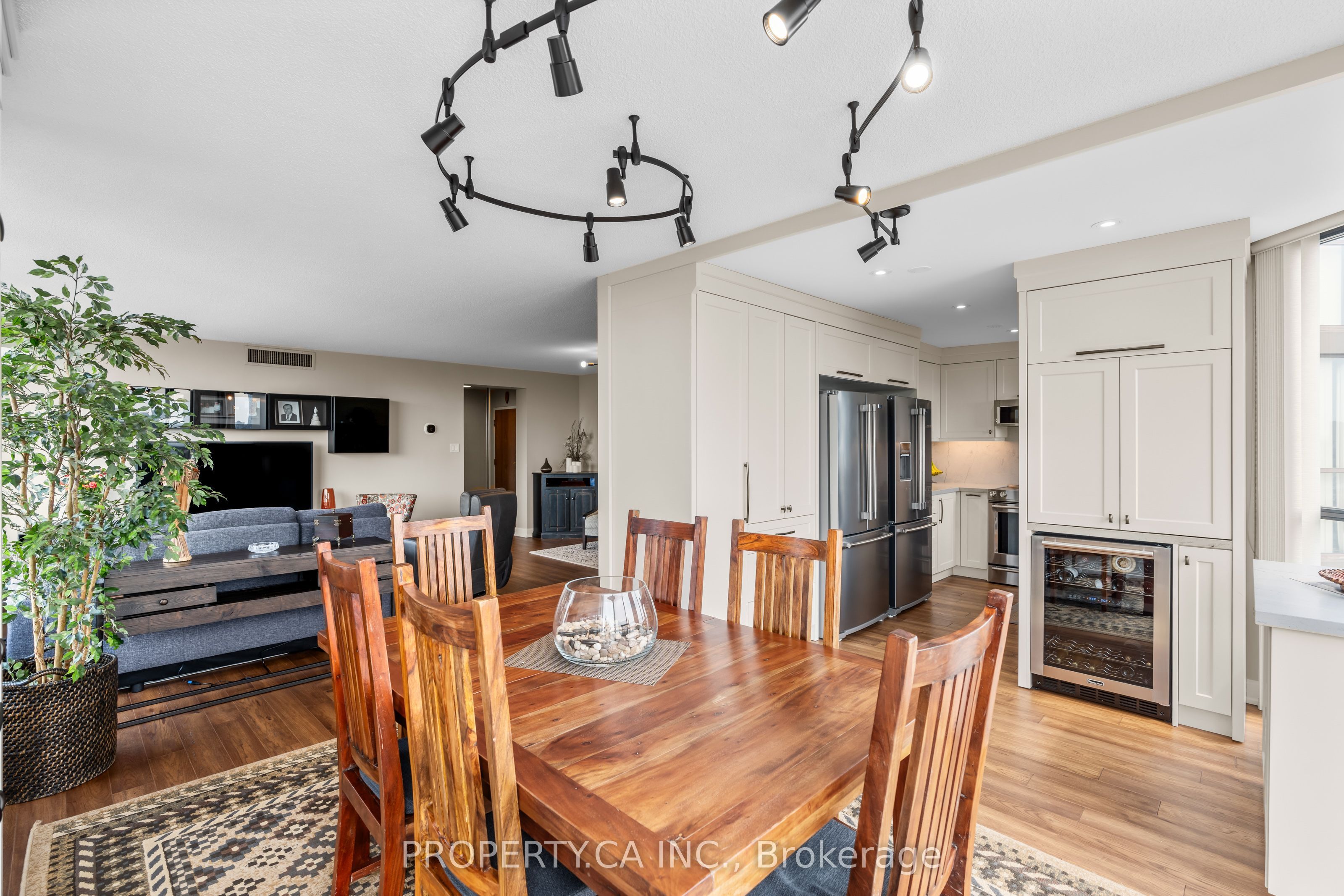 4235 Sherwoodtowne Boulevard, #1808