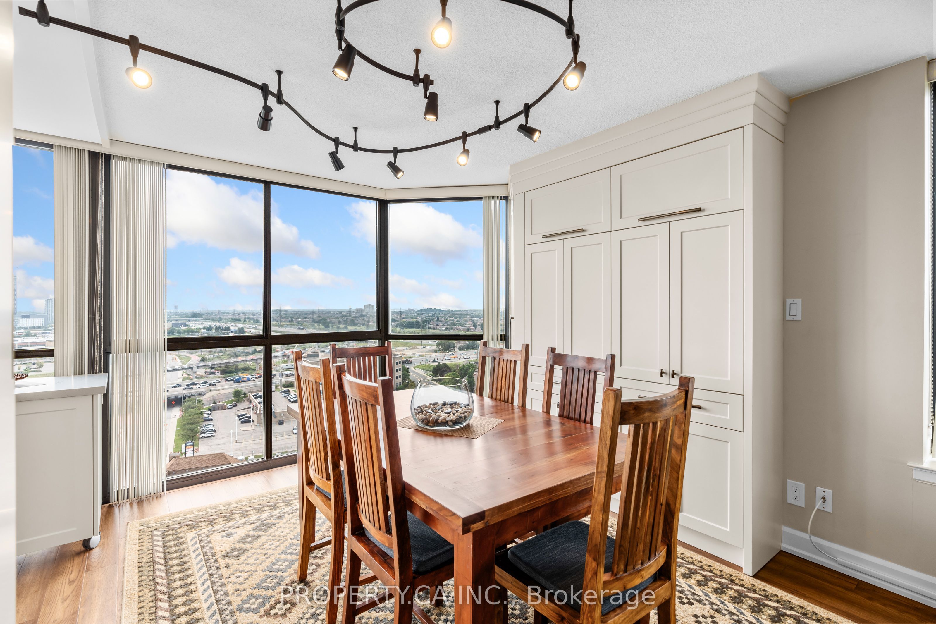 4235 Sherwoodtowne Boulevard, #1808