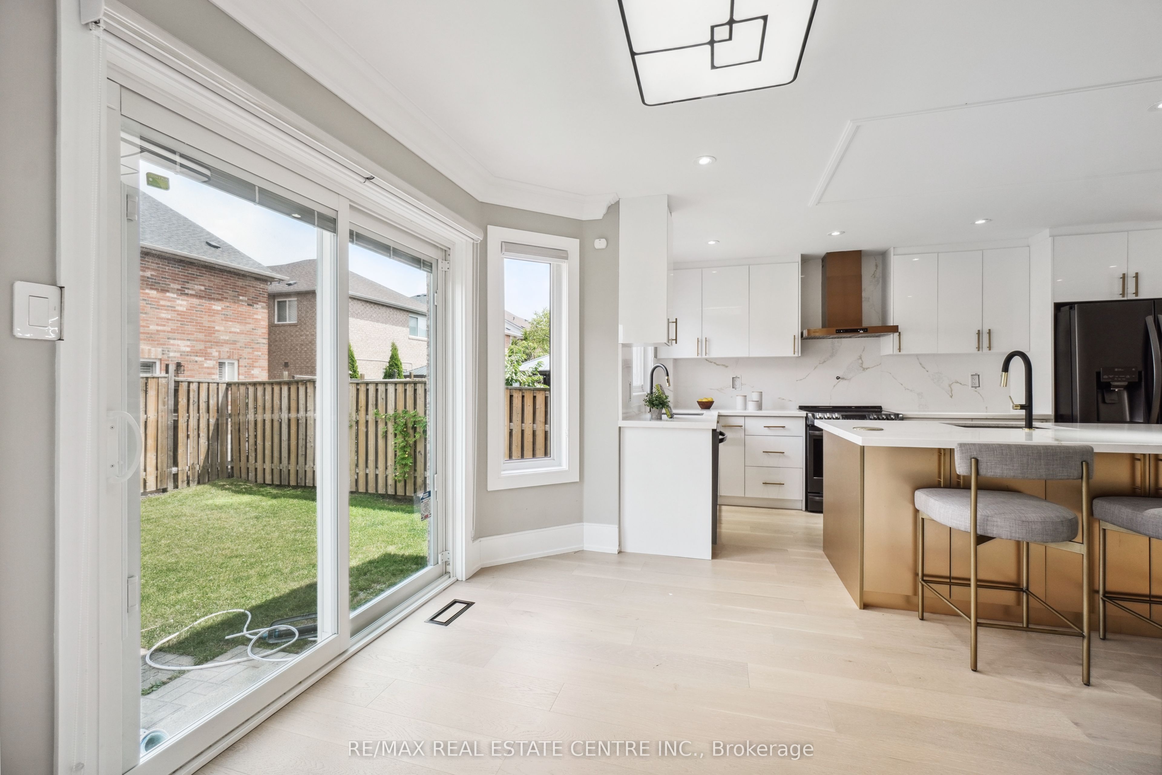 12 Ferncroft Place