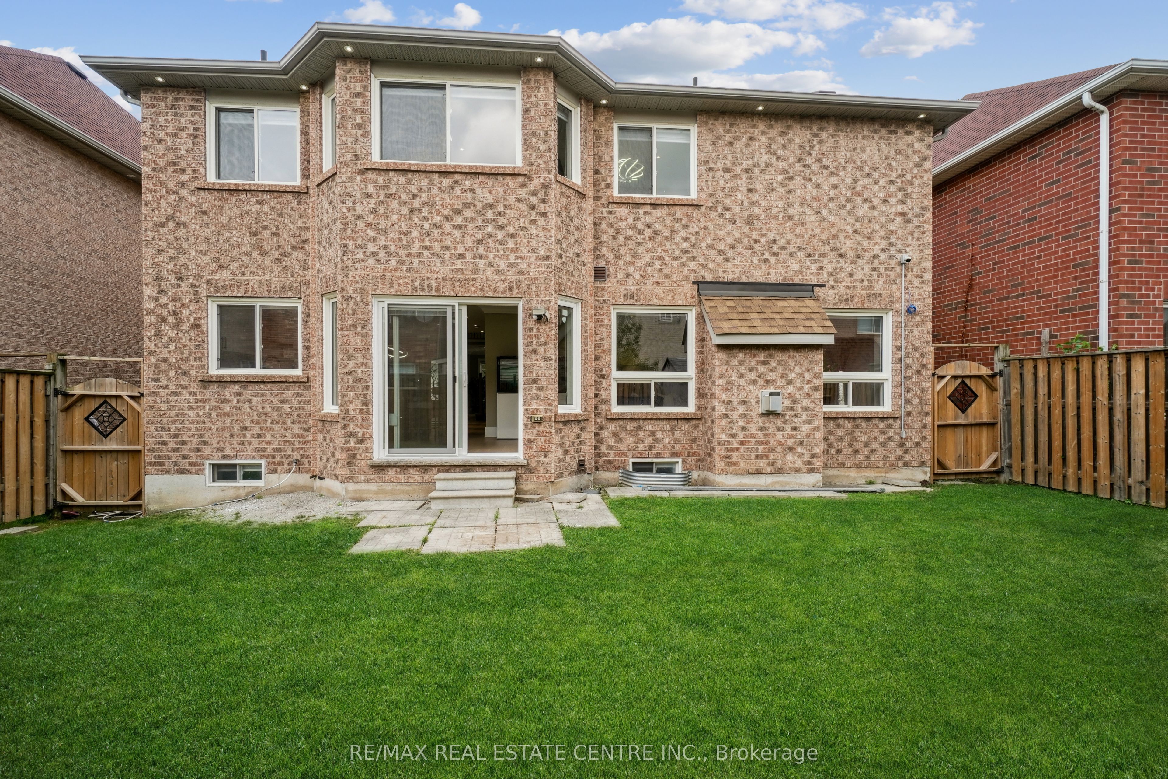 12 Ferncroft Place