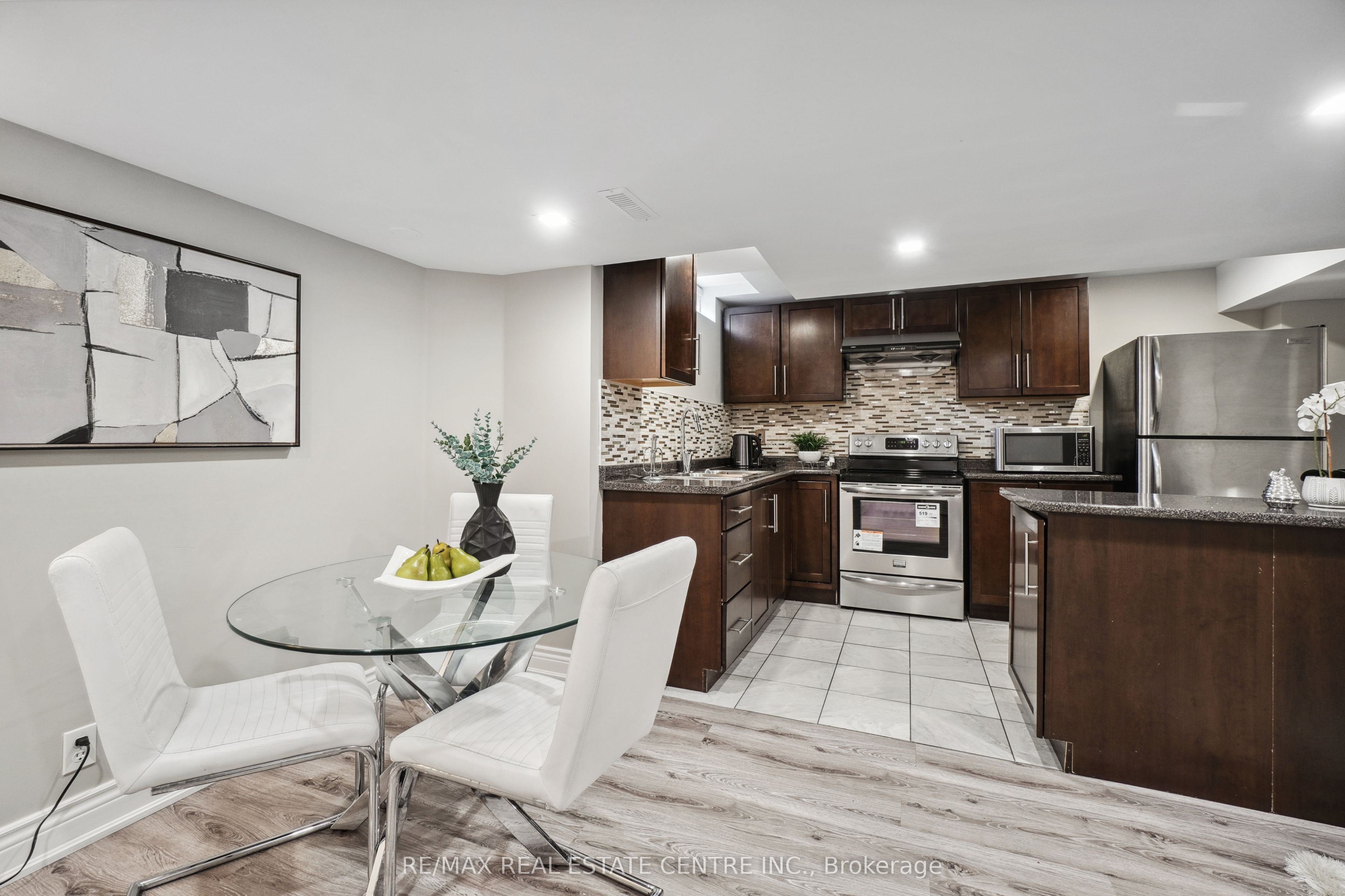 12 Ferncroft Place