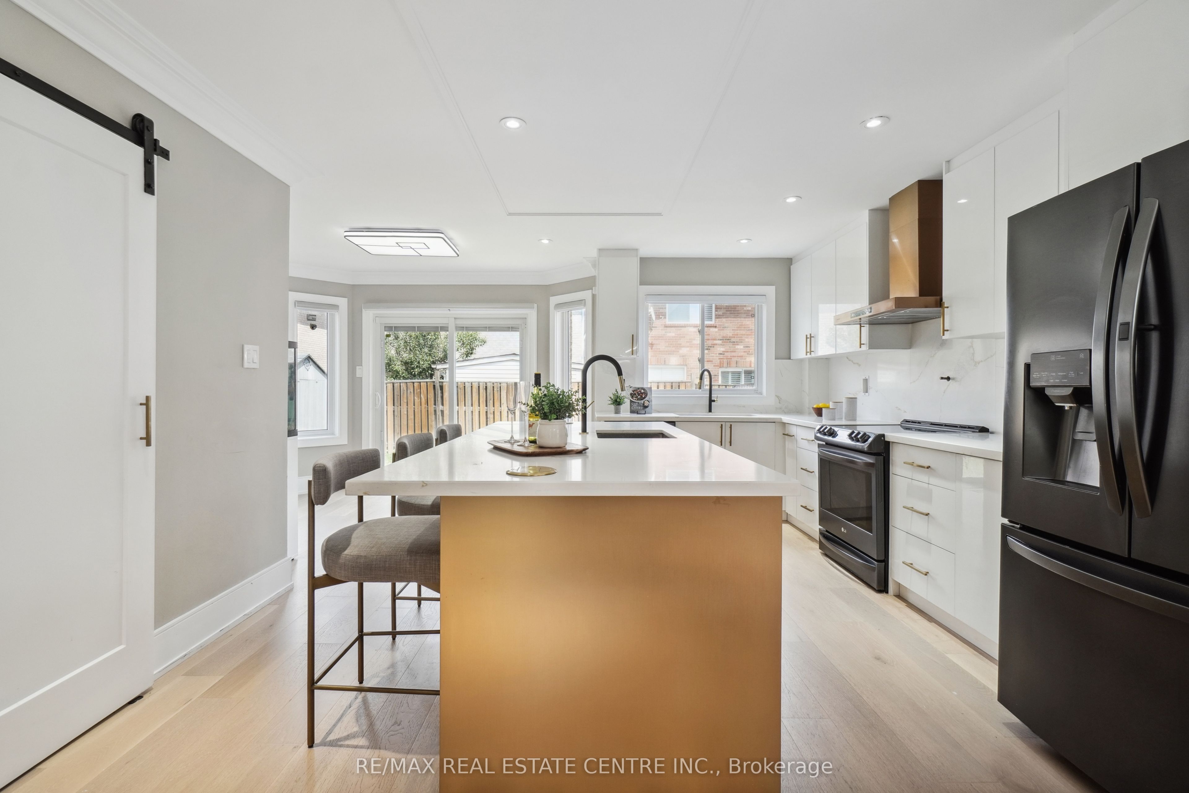 12 Ferncroft Place