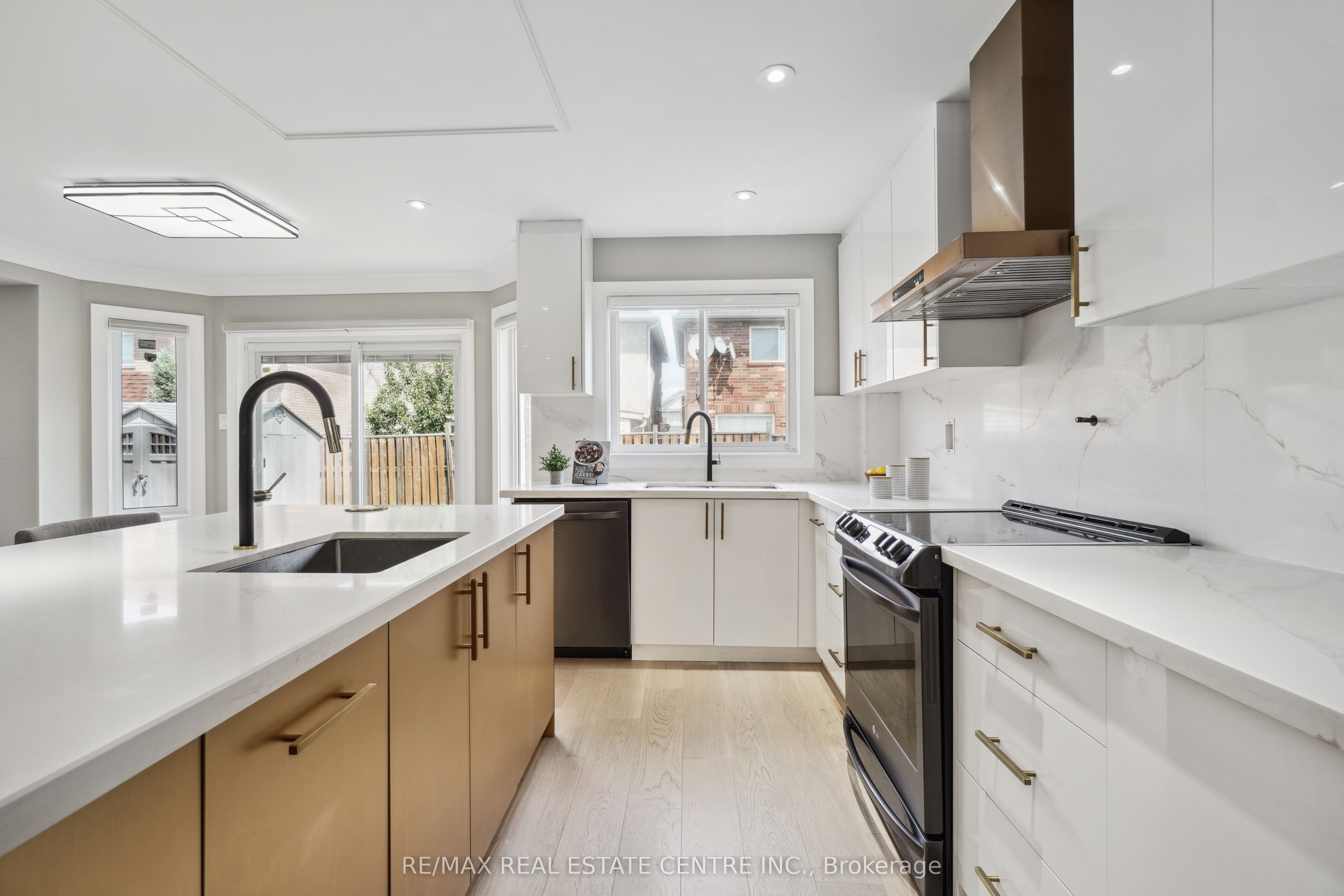 12 Ferncroft Place