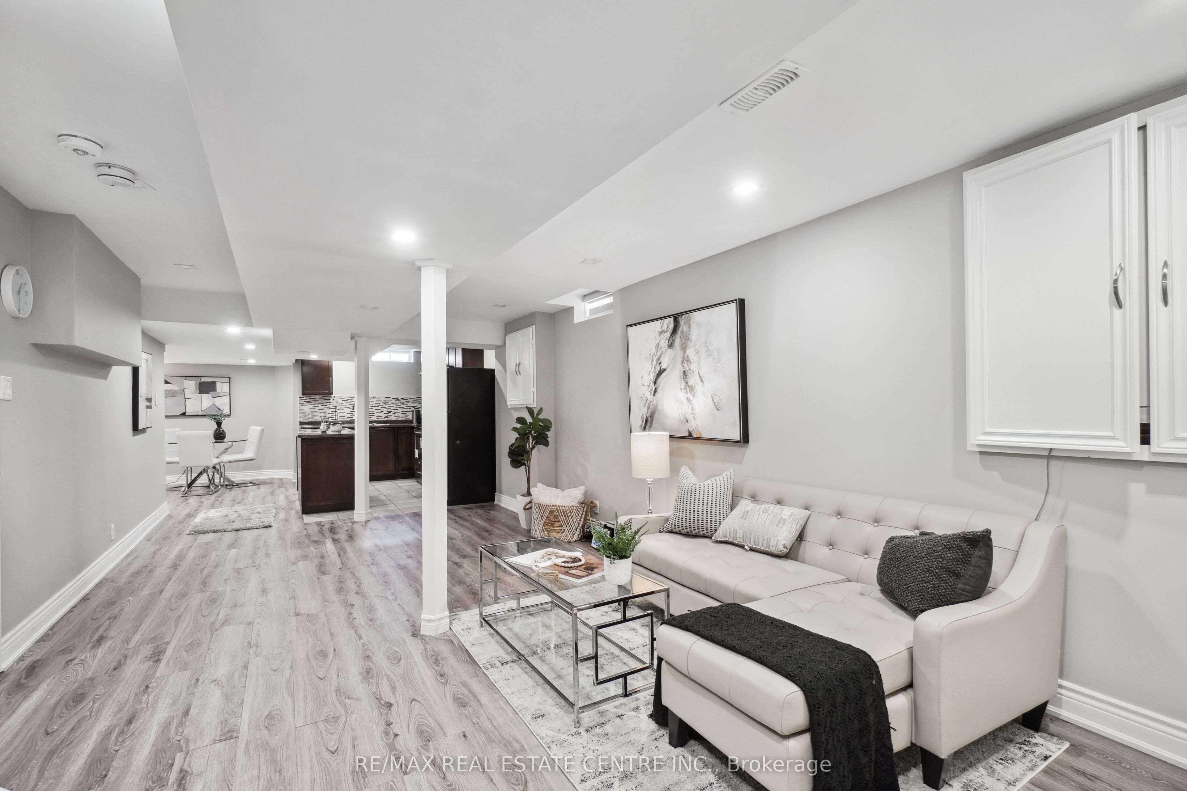 12 Ferncroft Place