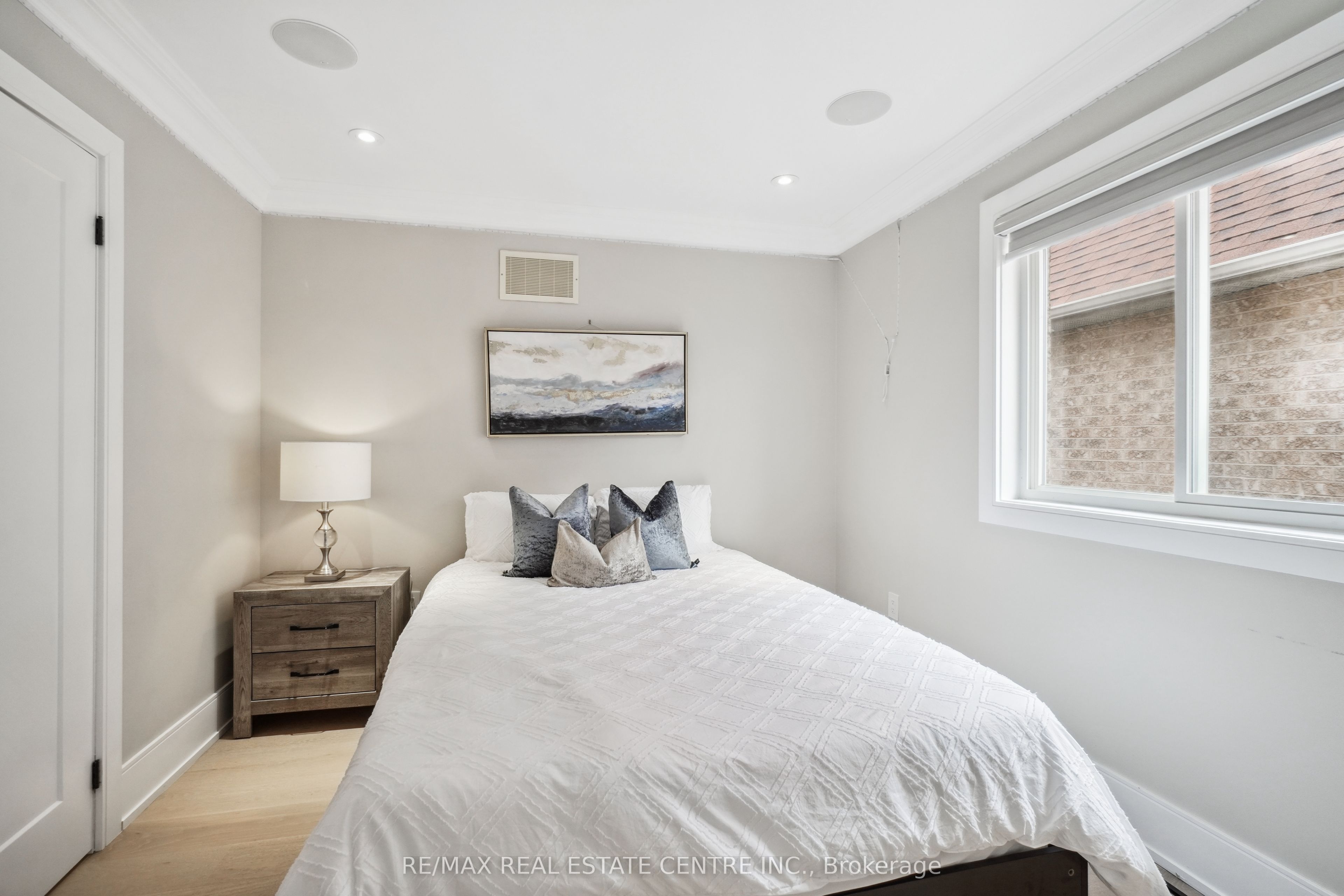 12 Ferncroft Place