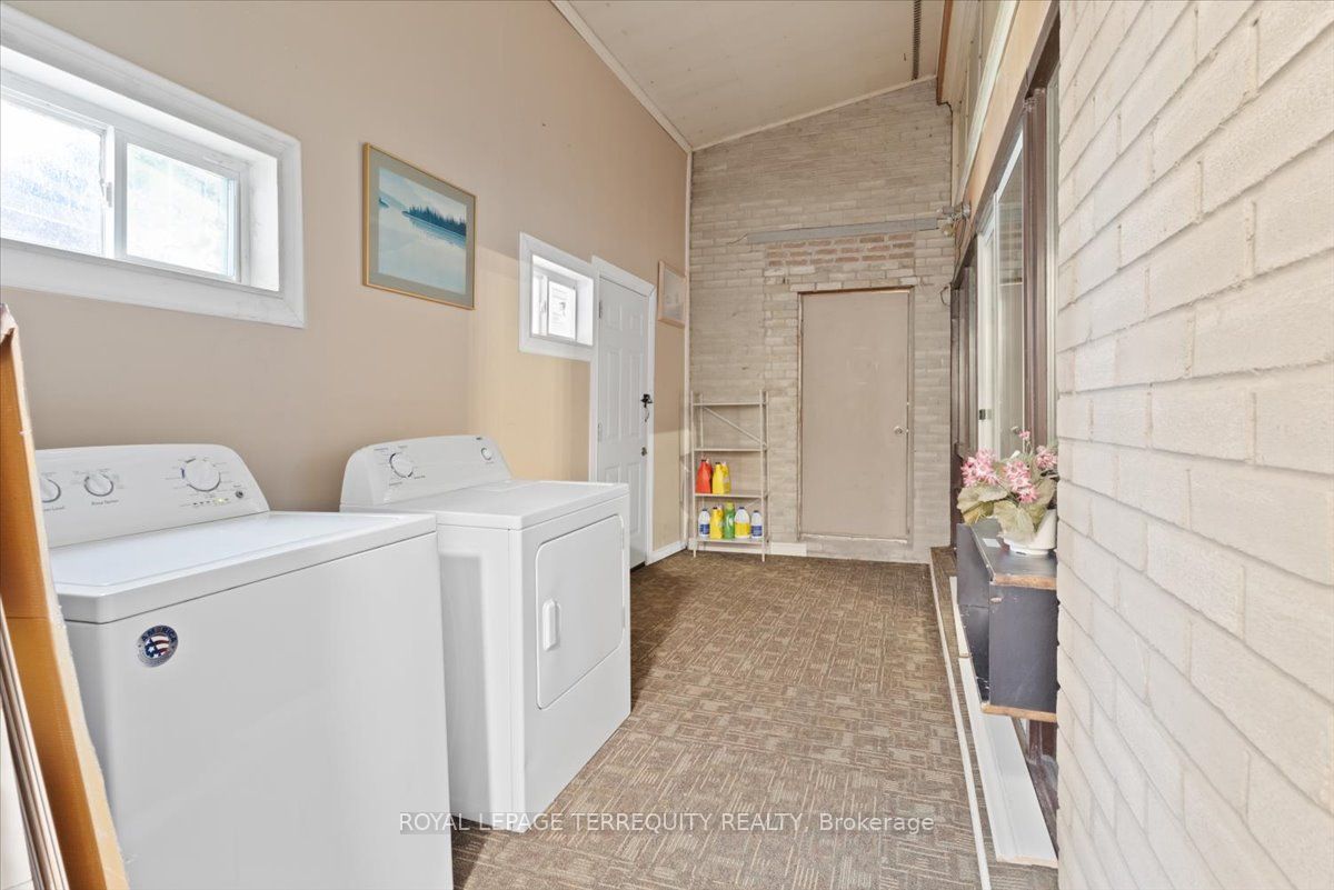 6 Masseygrove Crescent