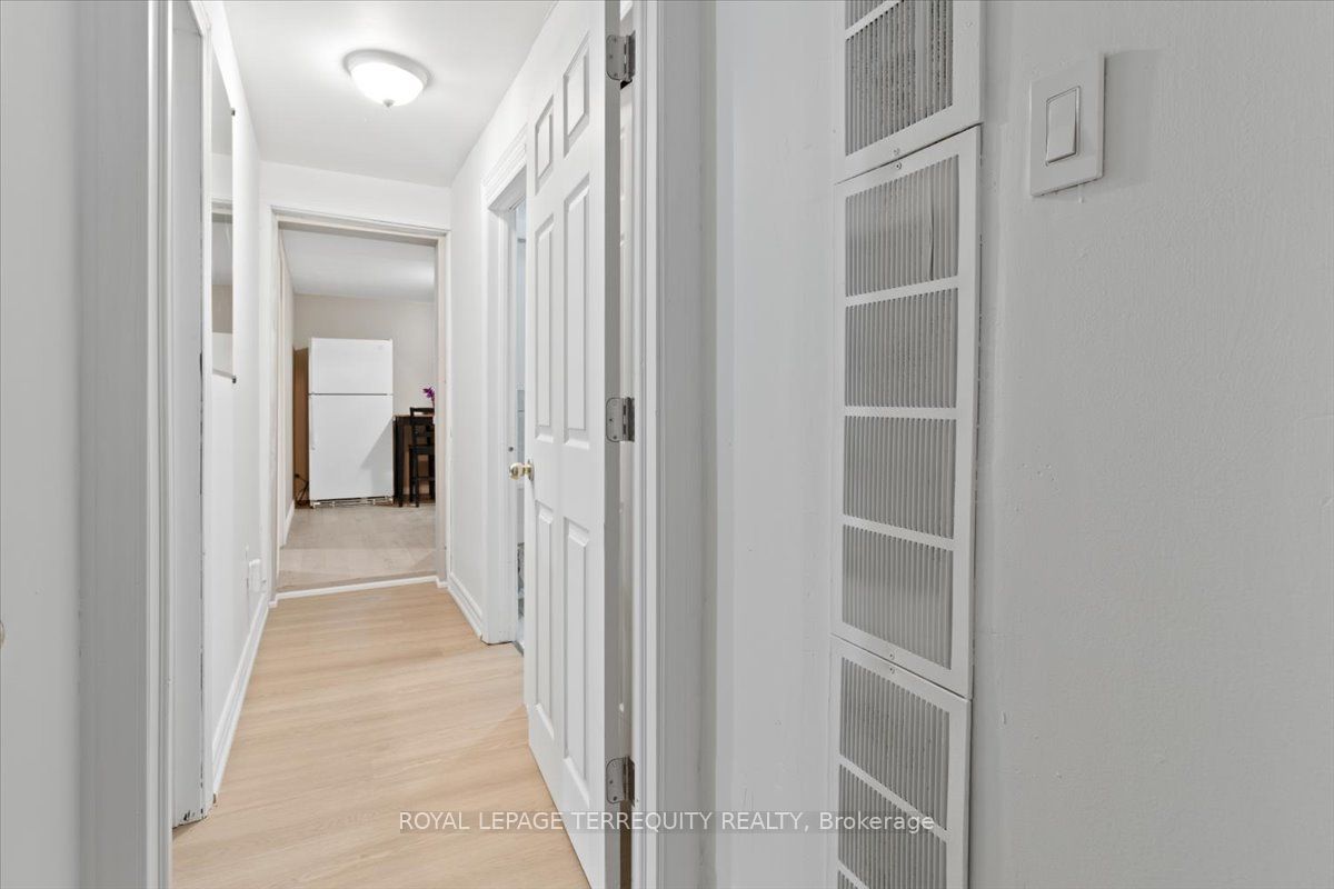 6 Masseygrove Crescent