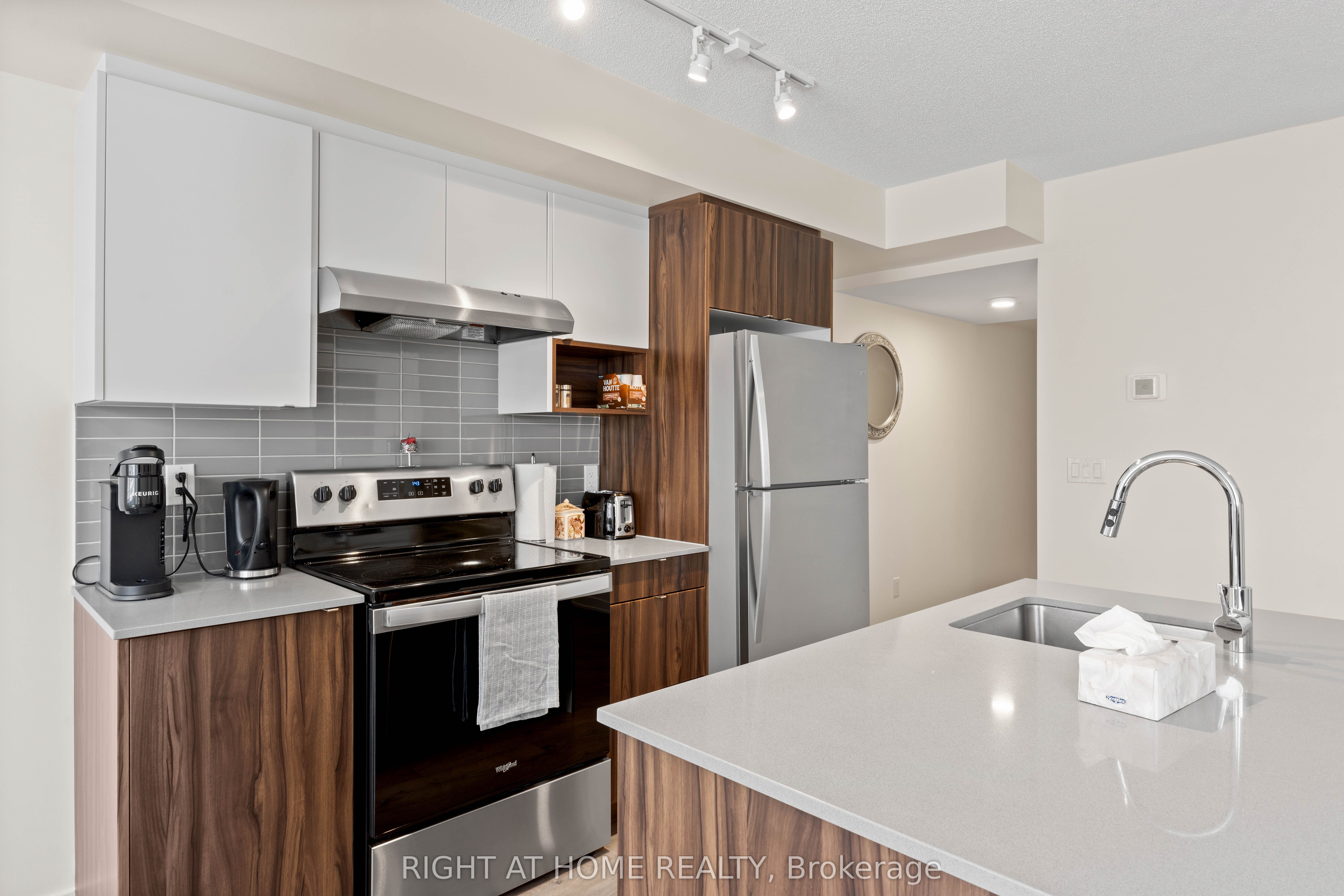 1127 Cooke Boulevard, #508