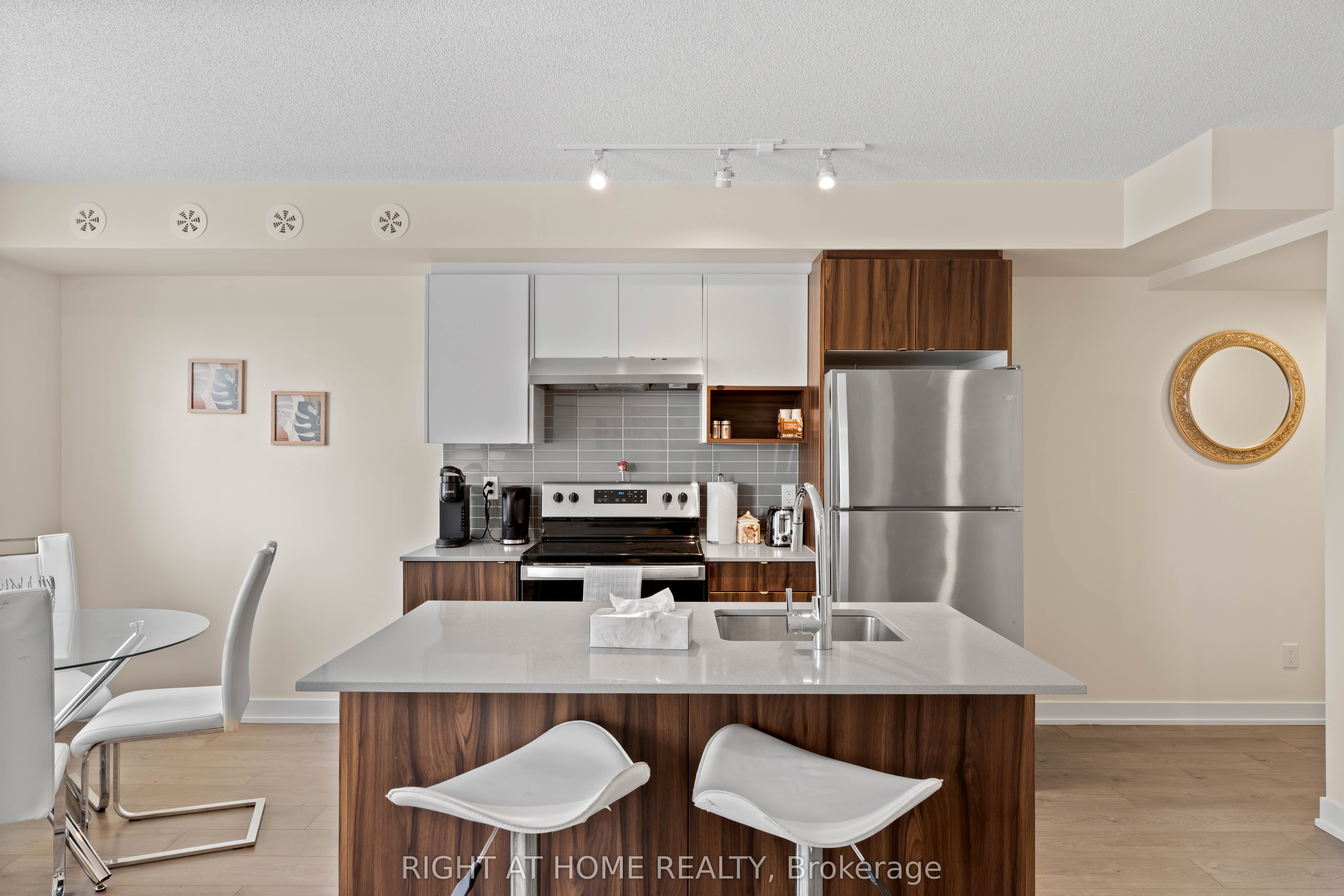 1127 Cooke Boulevard, #508