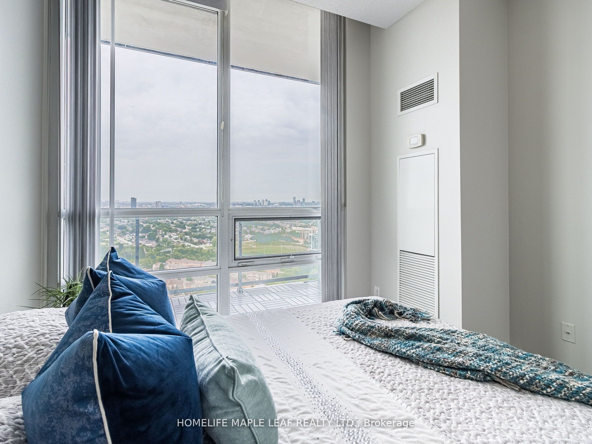 2240 Lakeshore Boulevard W, #LPH02