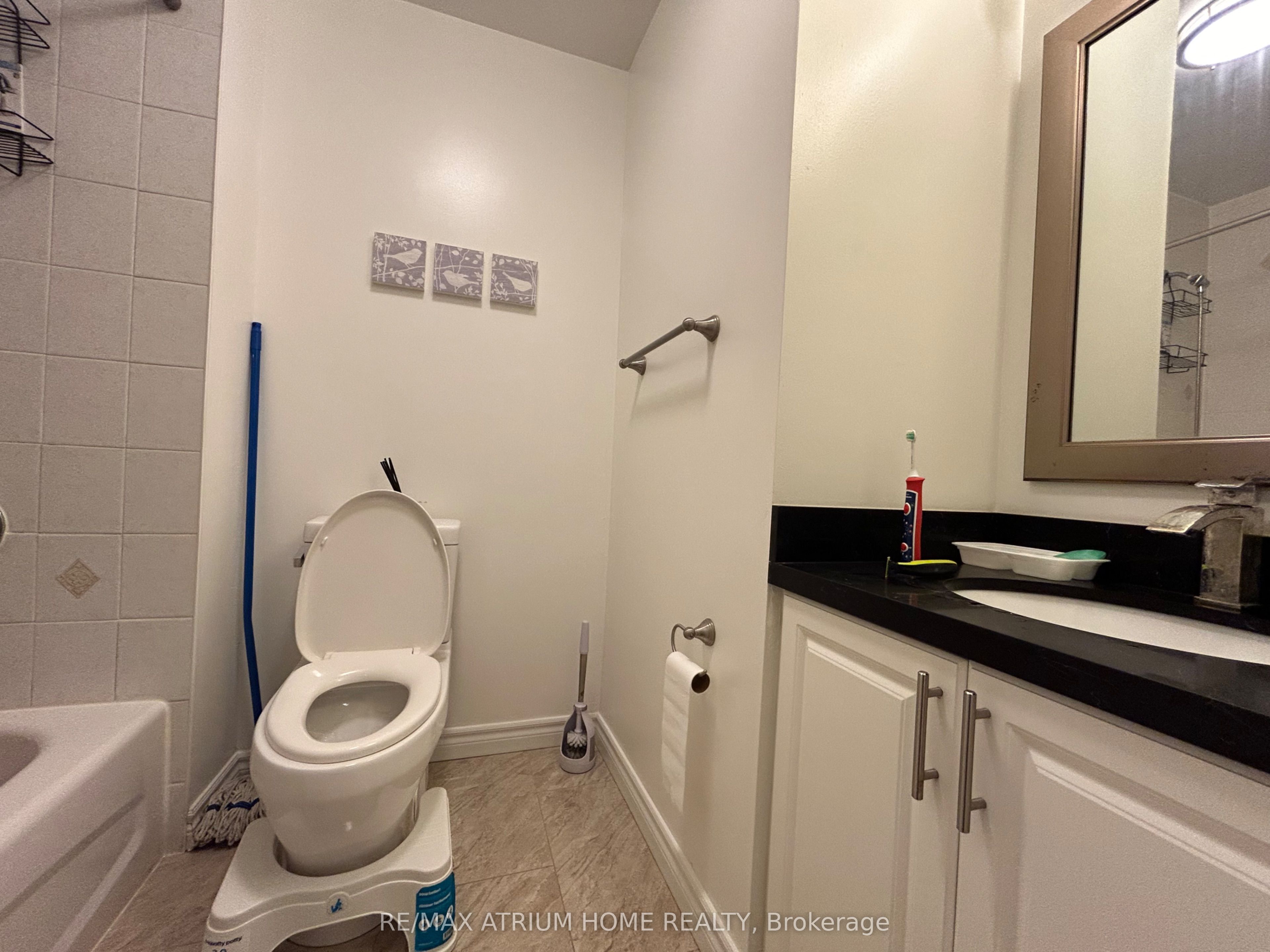 3077 Hawktail Crescent