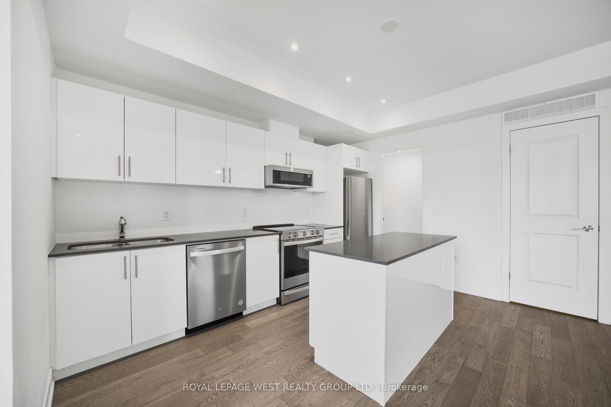 1115 Douglas McCurdy Comm #208