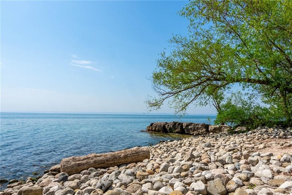 4306 Lakeshore Road