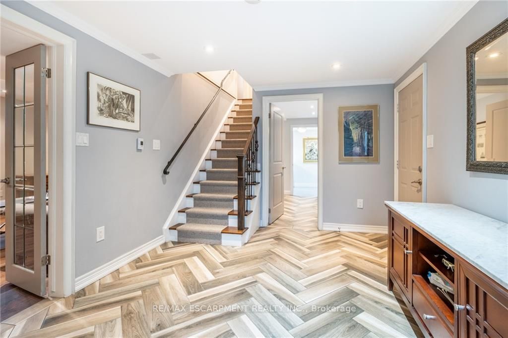 4306 Lakeshore Road