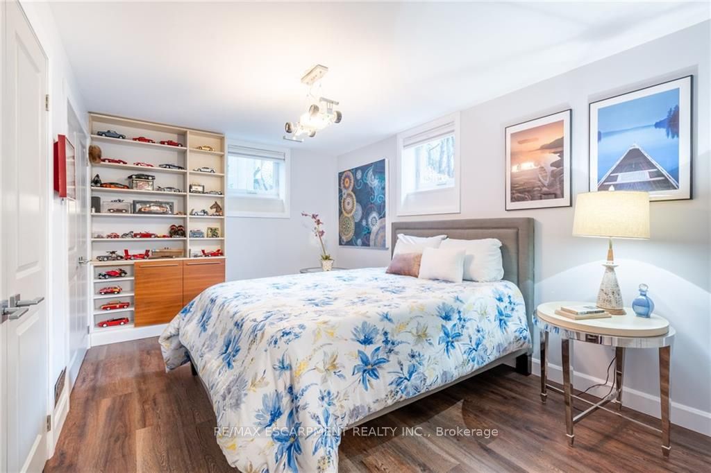 4306 Lakeshore Road