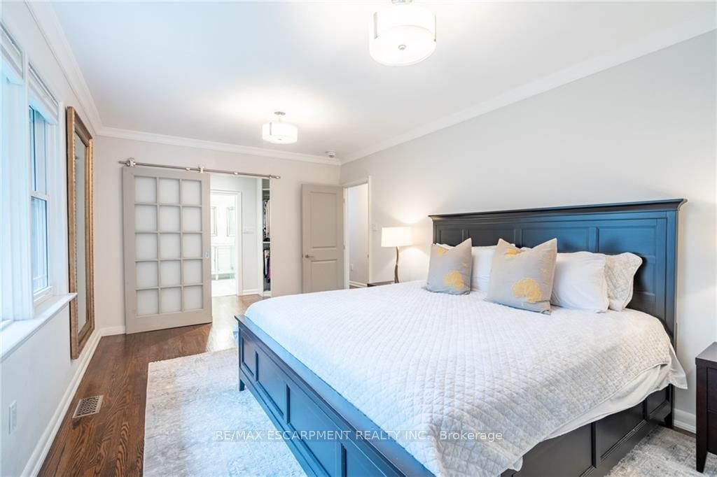 4306 Lakeshore Road