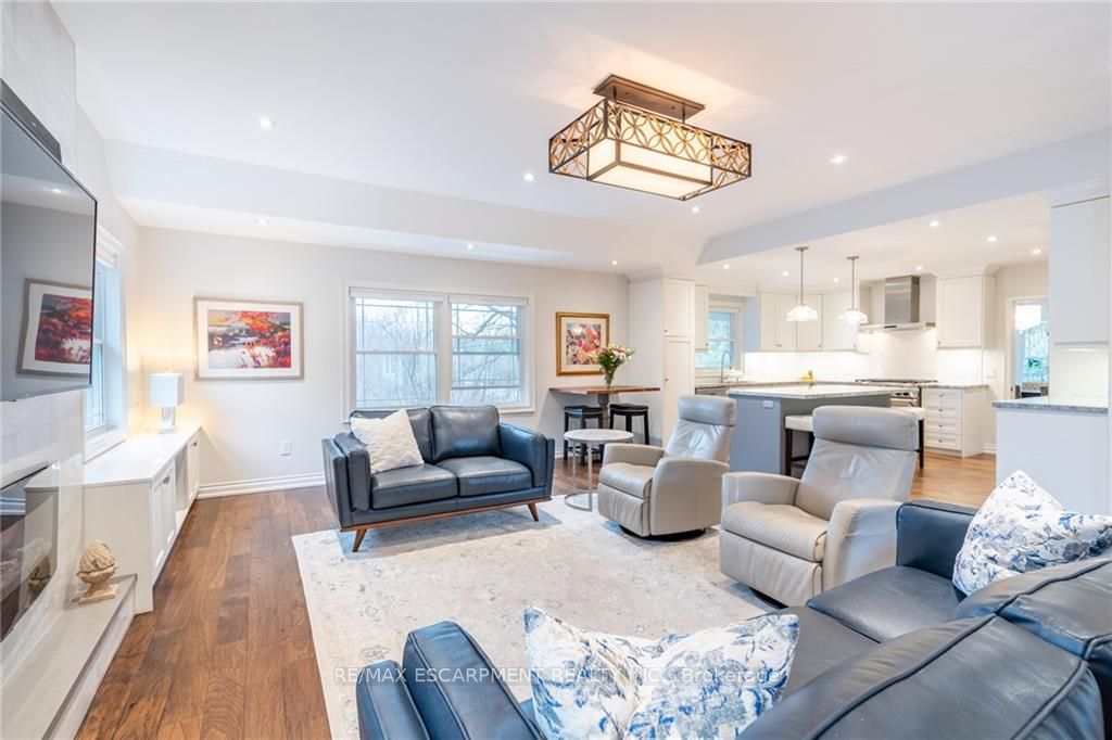 4306 Lakeshore Road