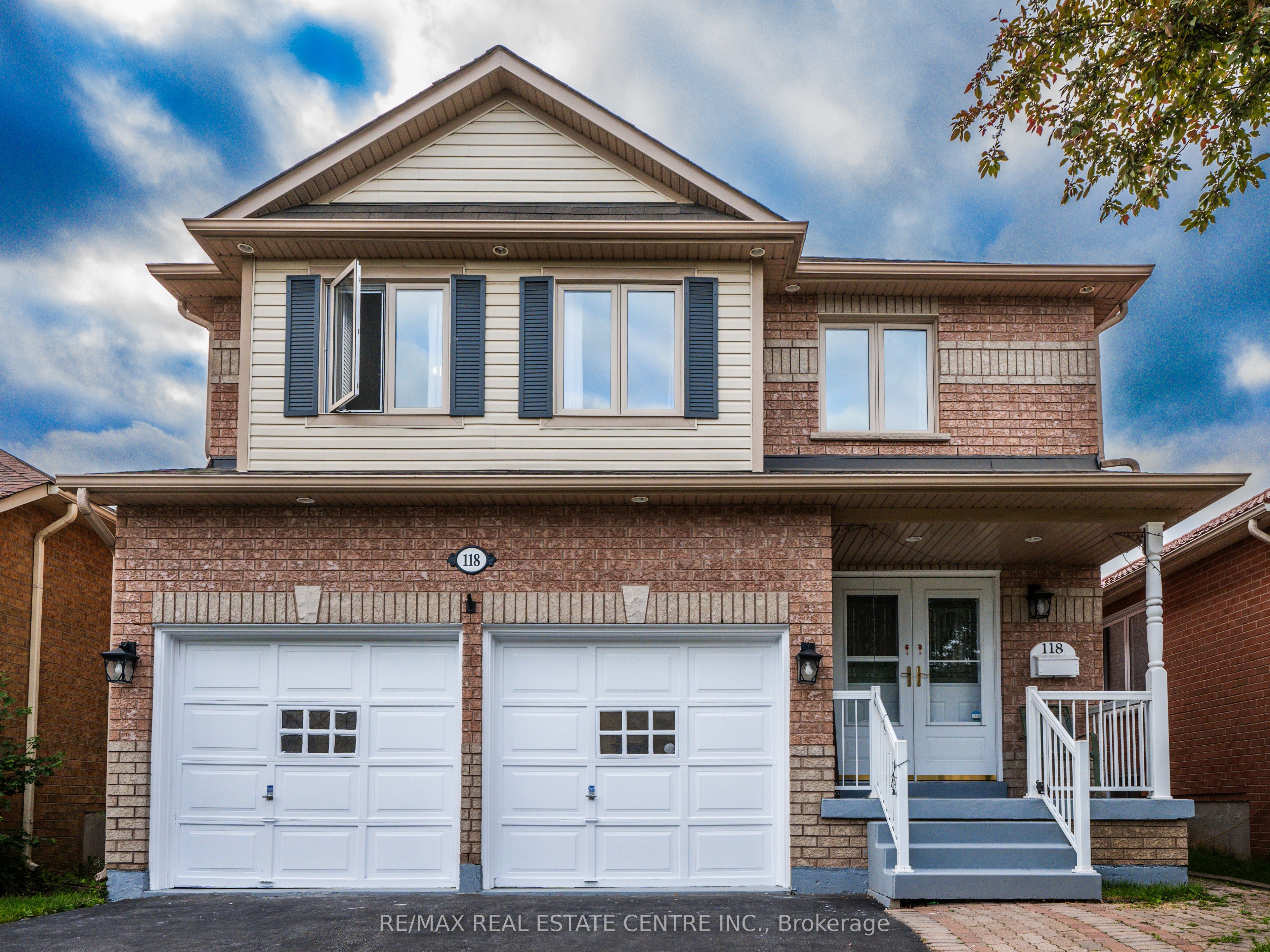118 Mowat Crescent