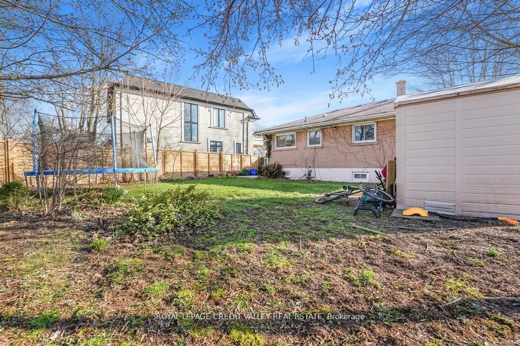 535 Taplow Crescent