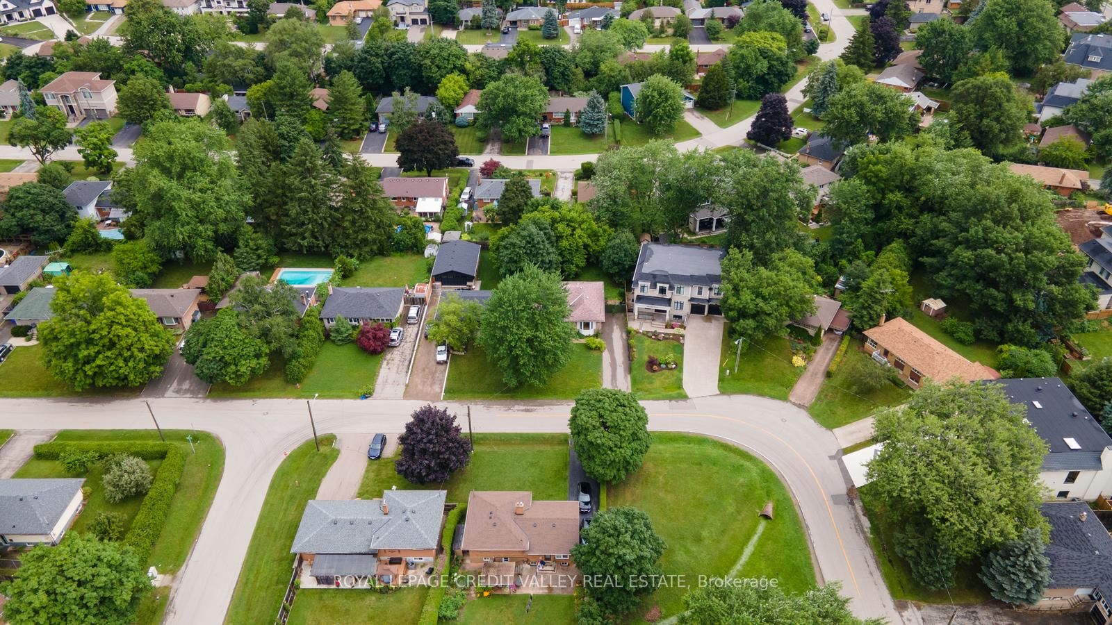 535 Taplow Crescent