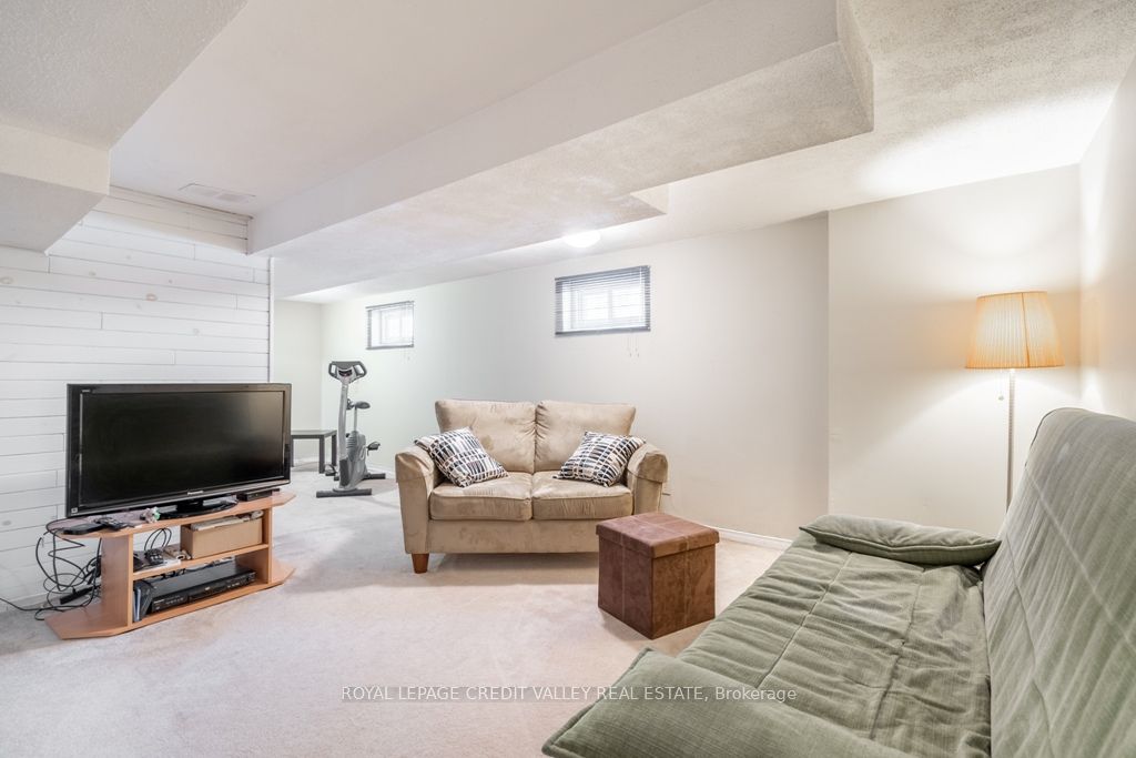 535 Taplow Crescent