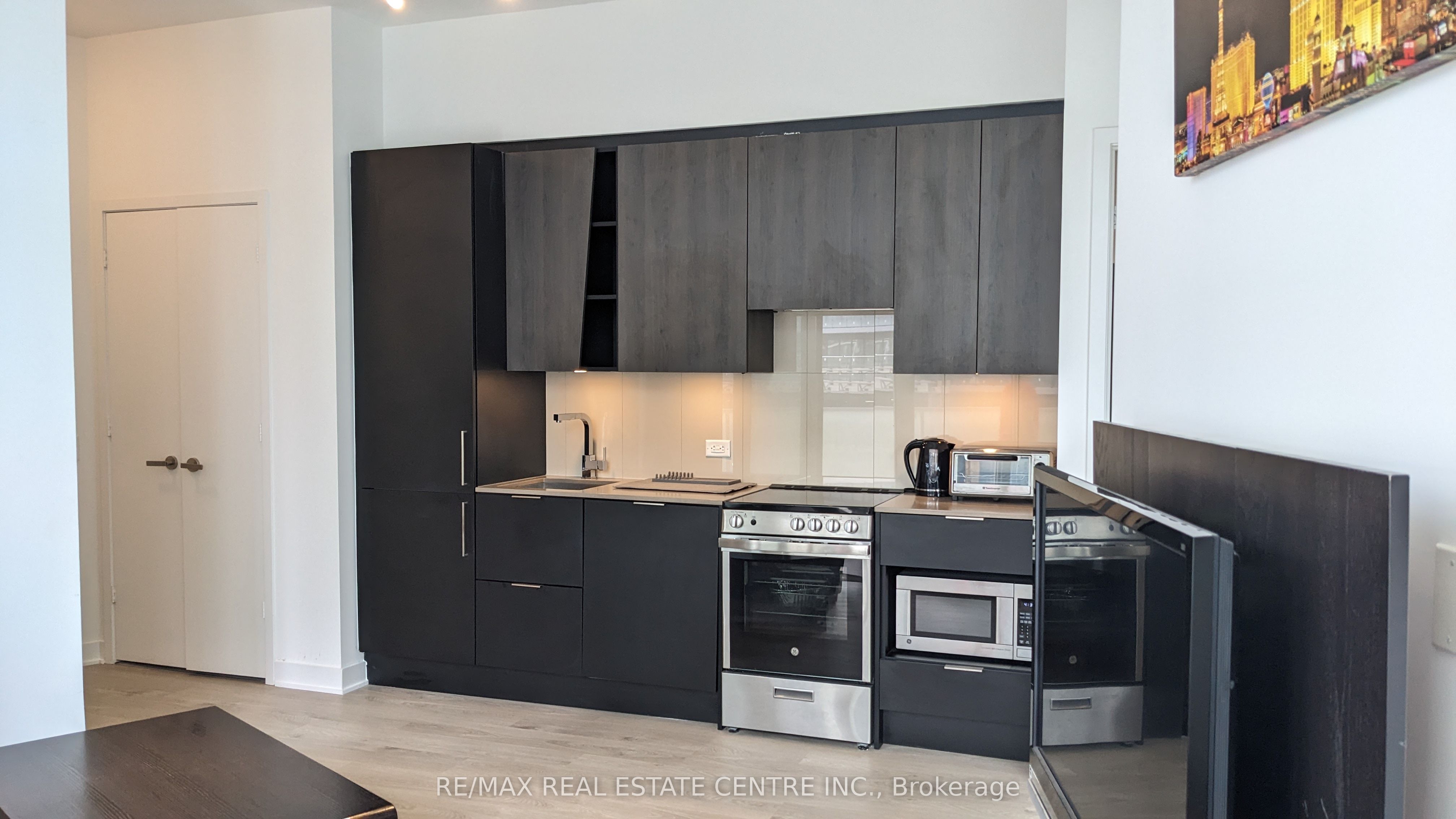 3900 Confederation Parkway, #302