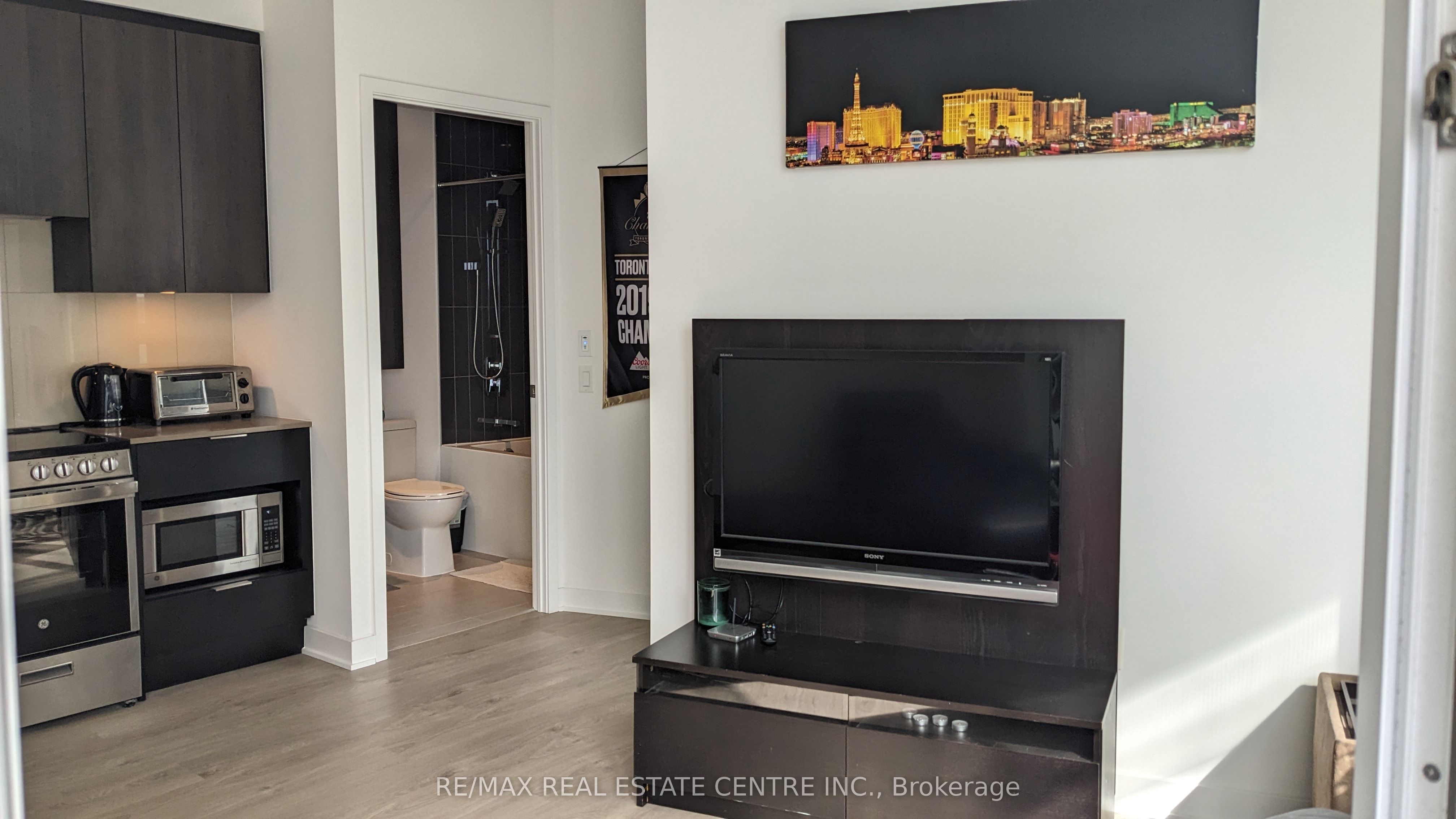 3900 Confederation Parkway, #302