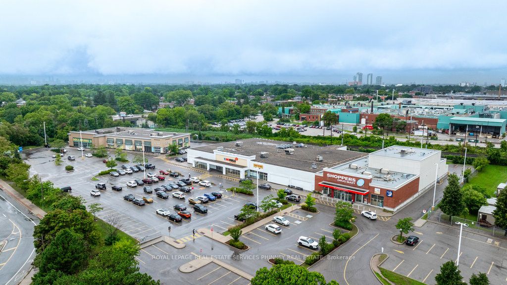 3625 Lake Shore Boulevard W, #302