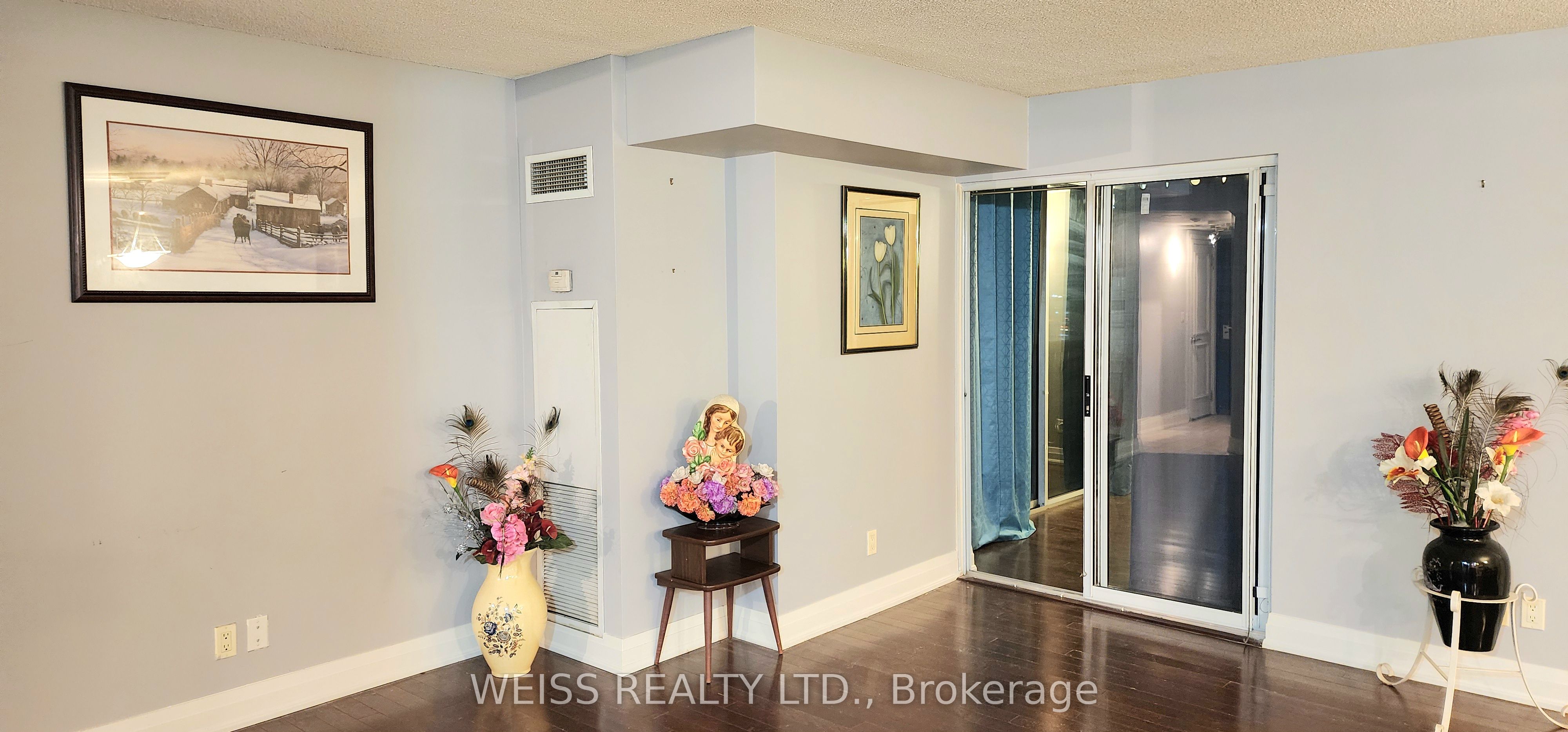 2737 Keele Street, #402