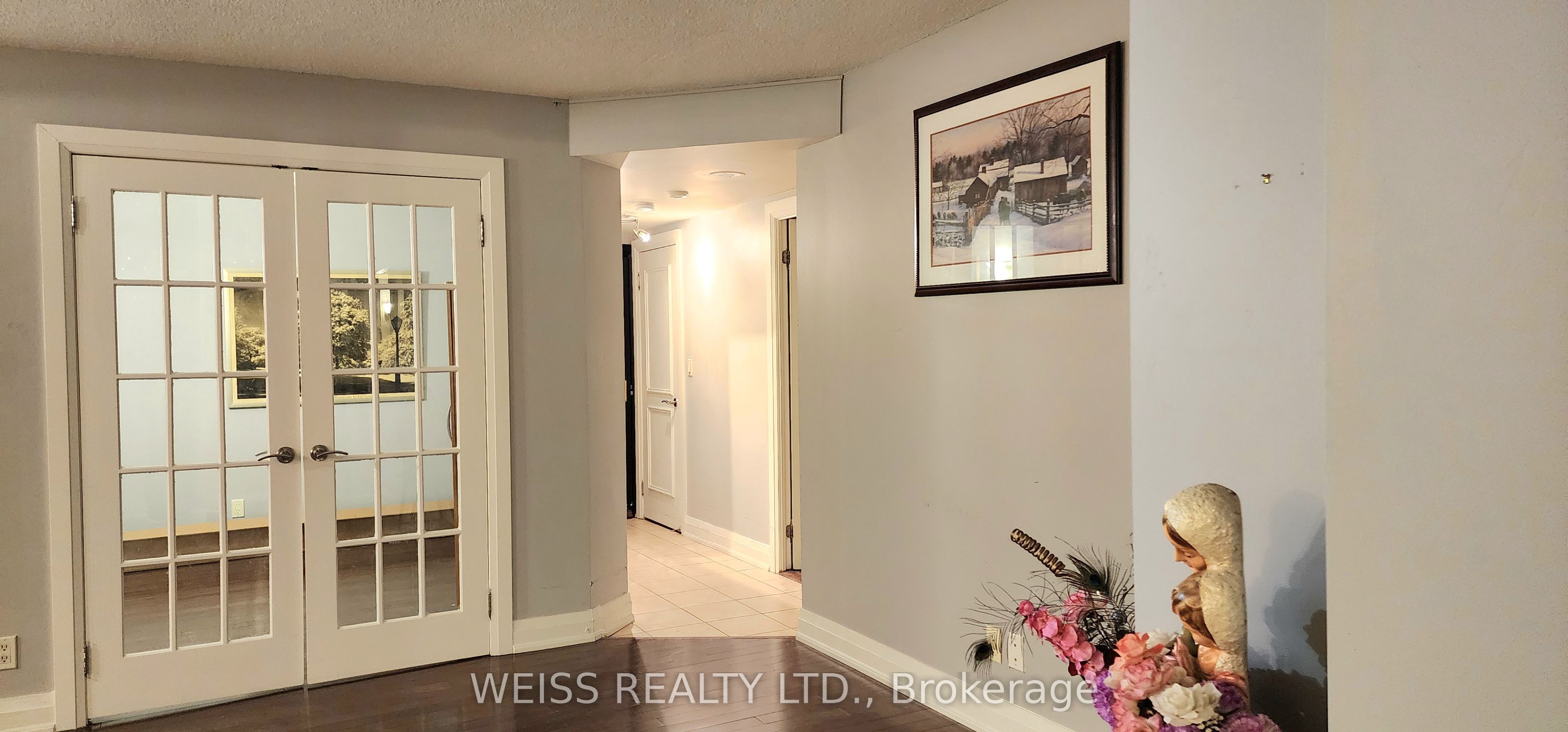 2737 Keele Street, #402
