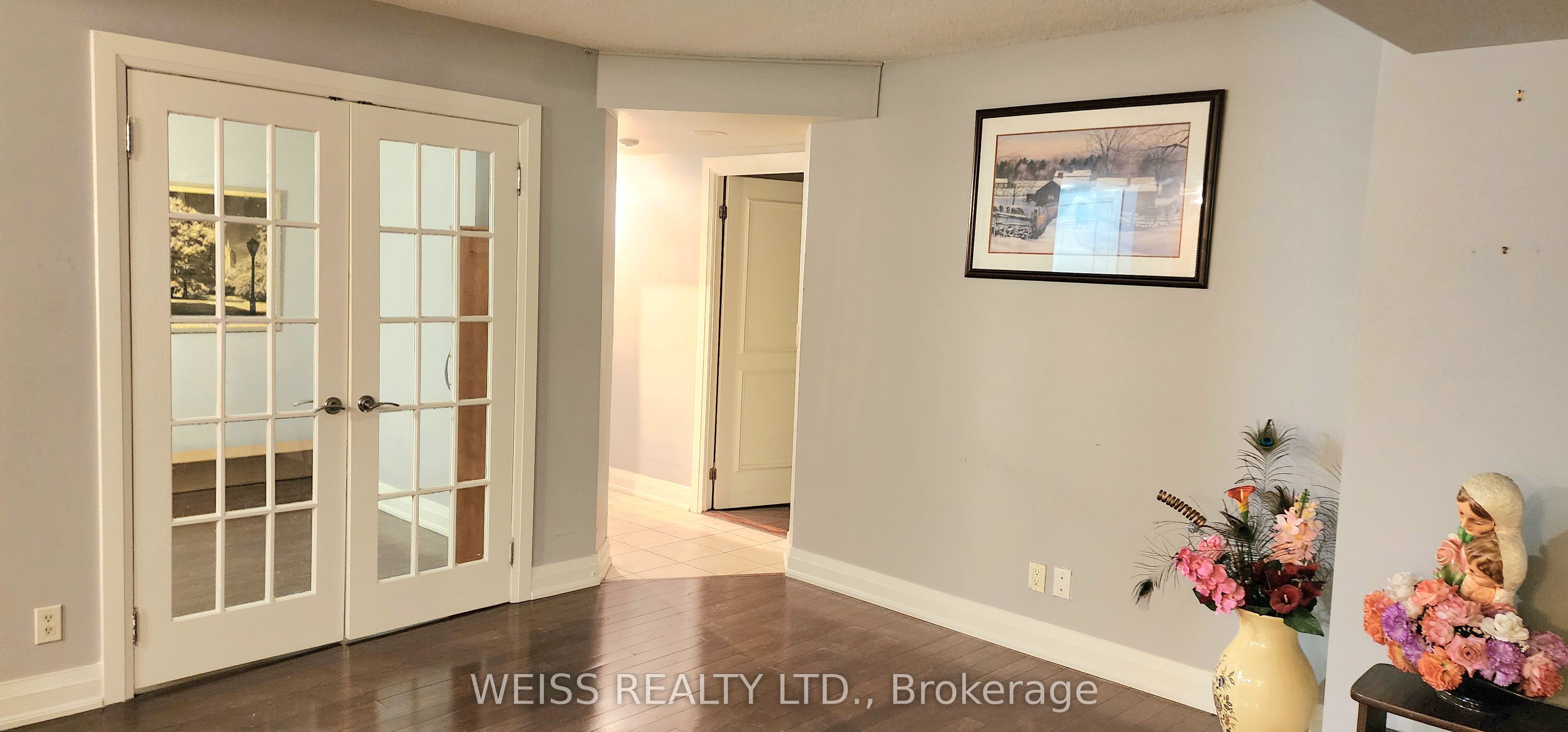 2737 Keele Street, #402