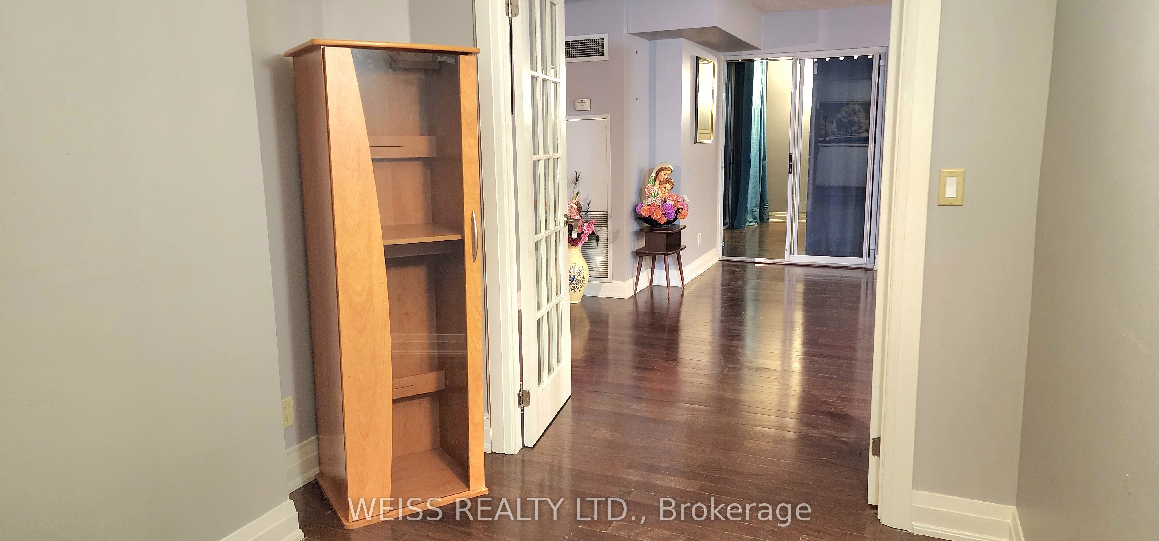 2737 Keele Street, #402