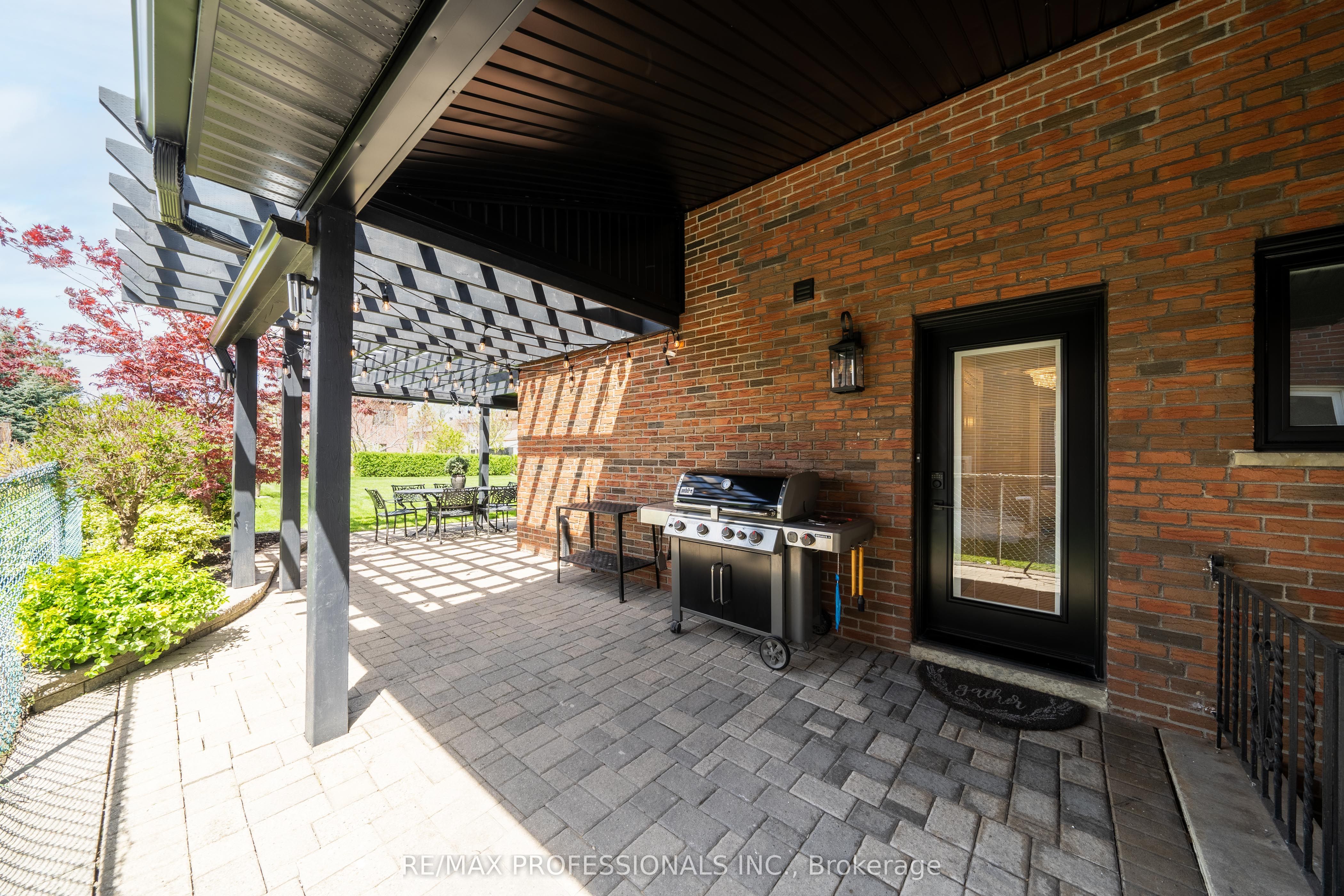 182 Gracefield Avenue