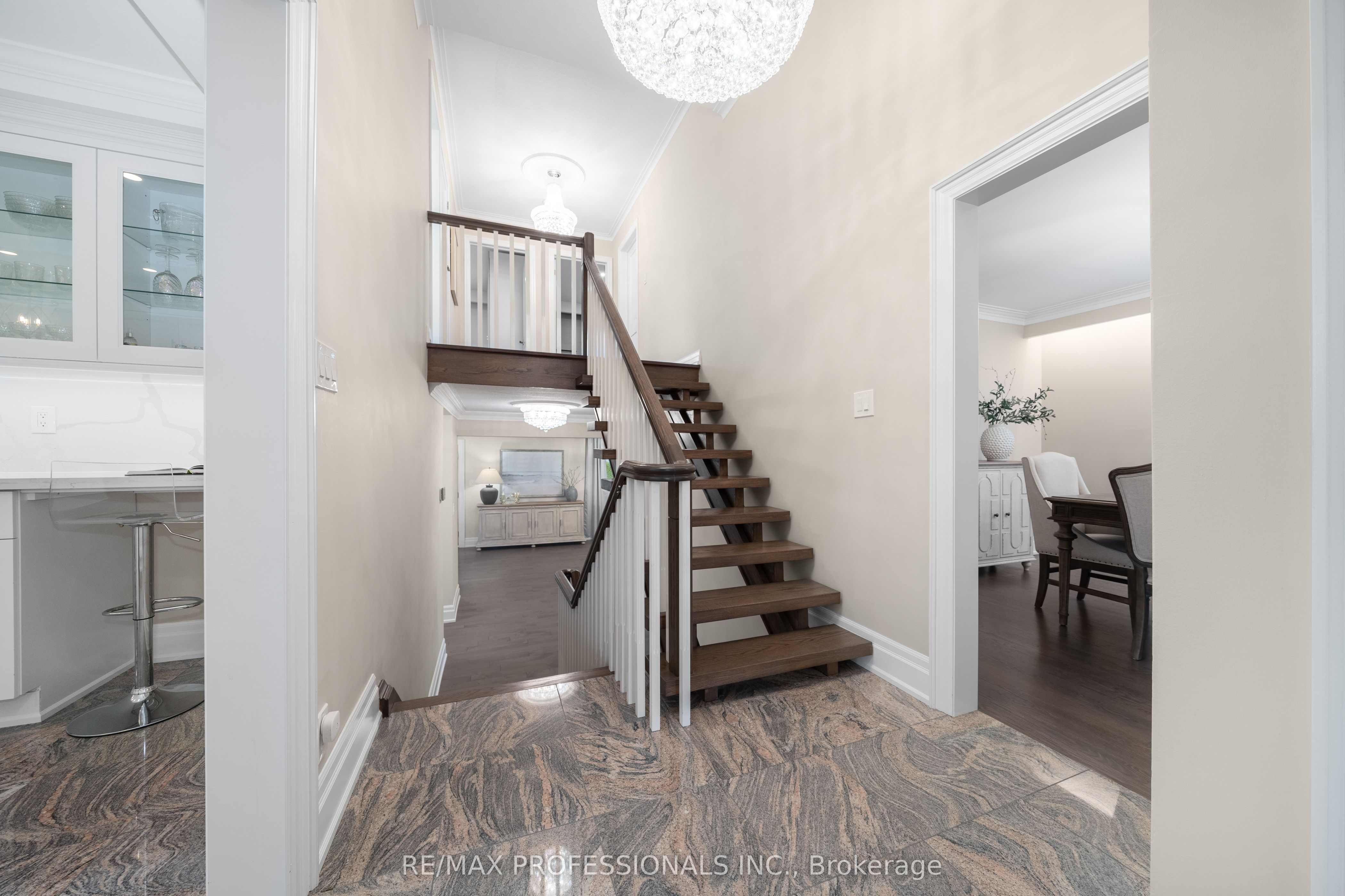 182 Gracefield Avenue
