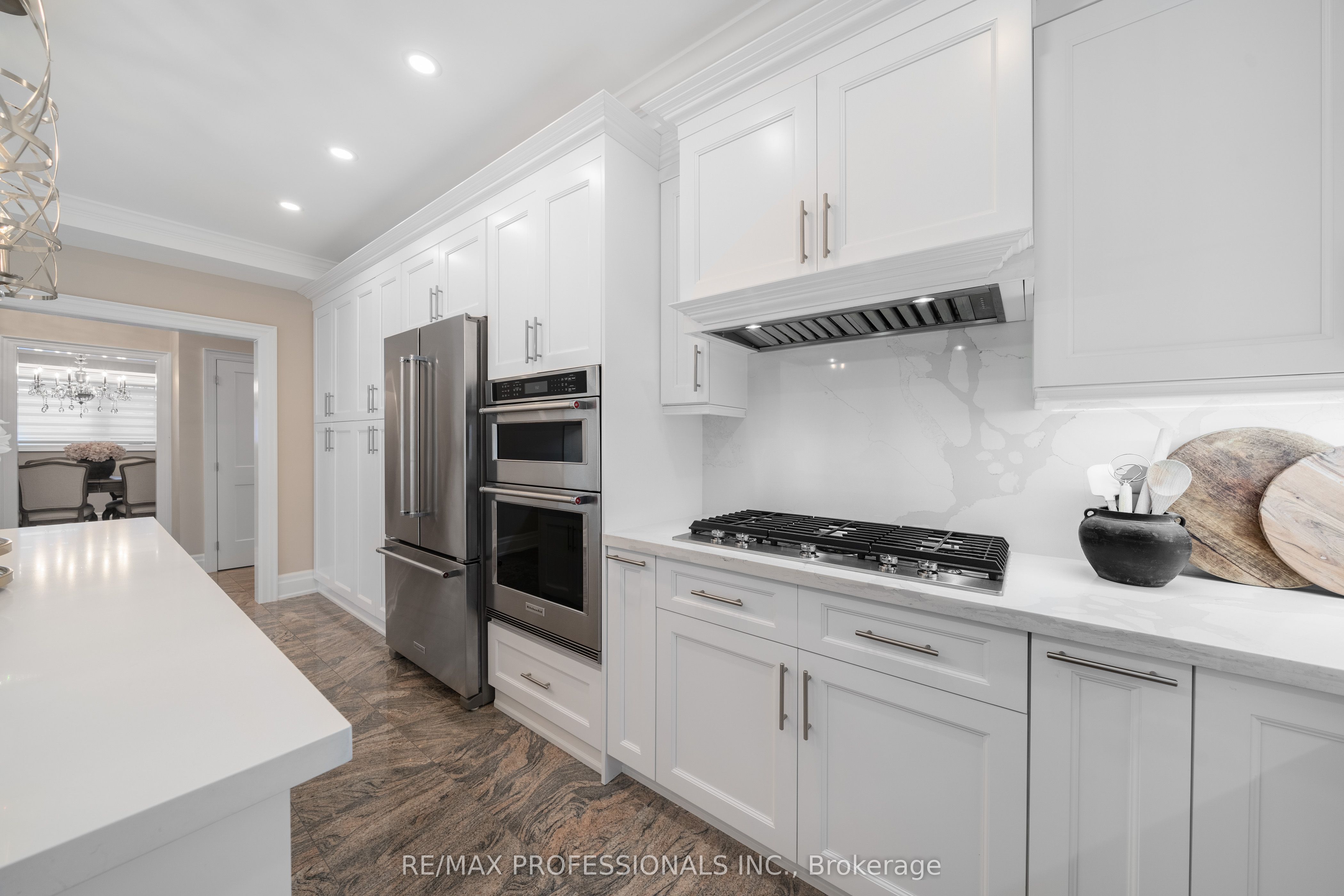 182 Gracefield Avenue