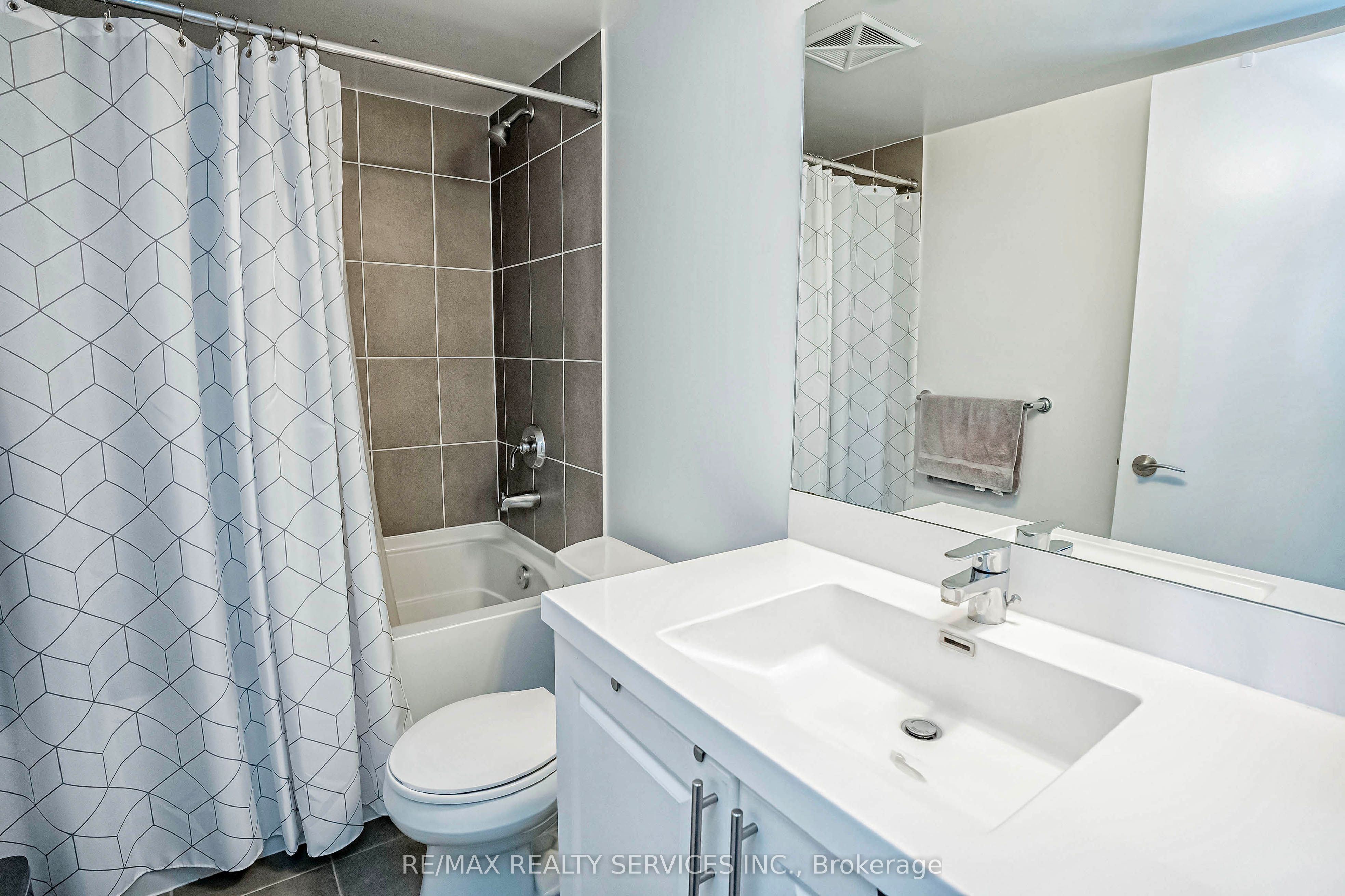 3091 Dufferin Street, #1006