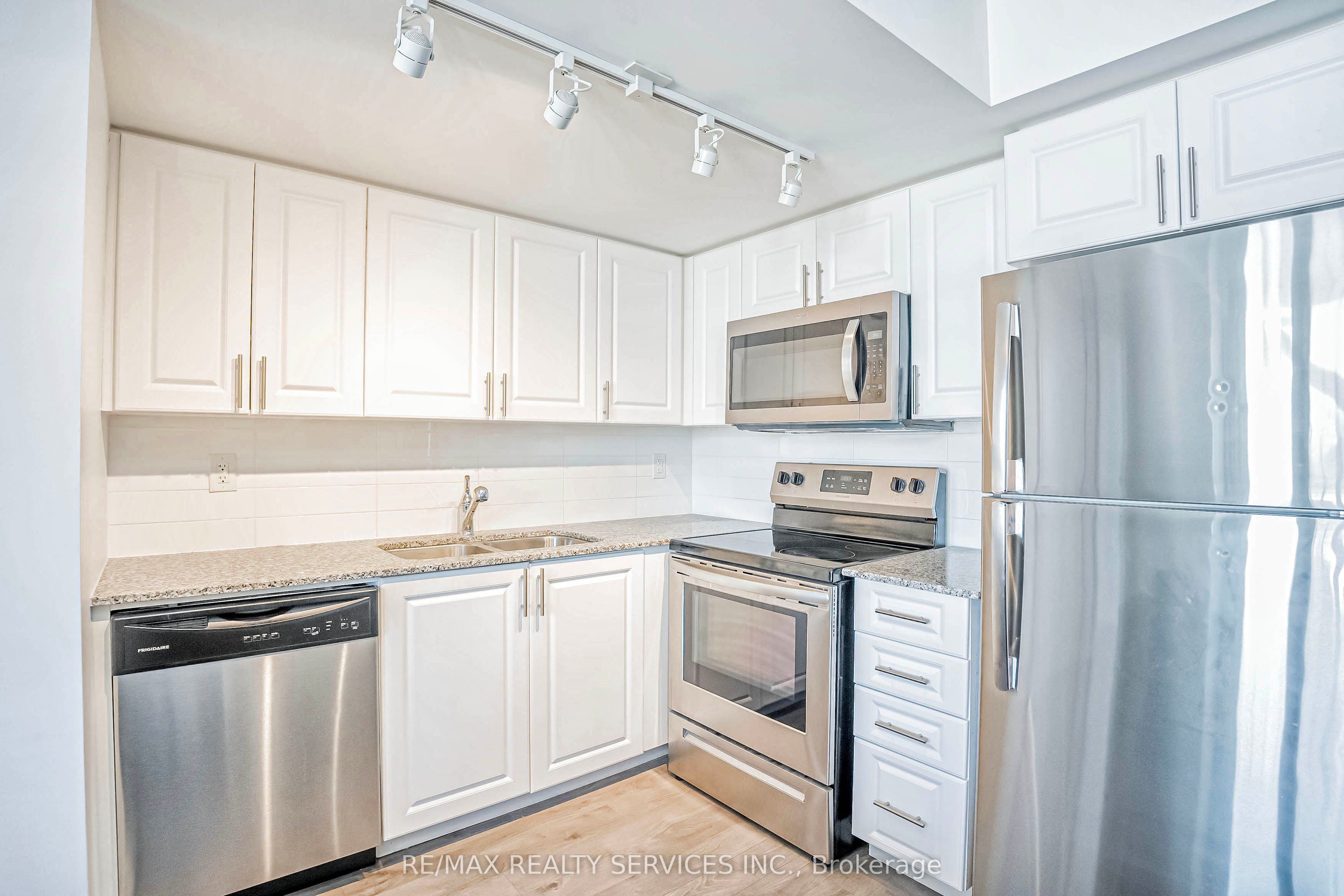 3091 Dufferin Street, #1006