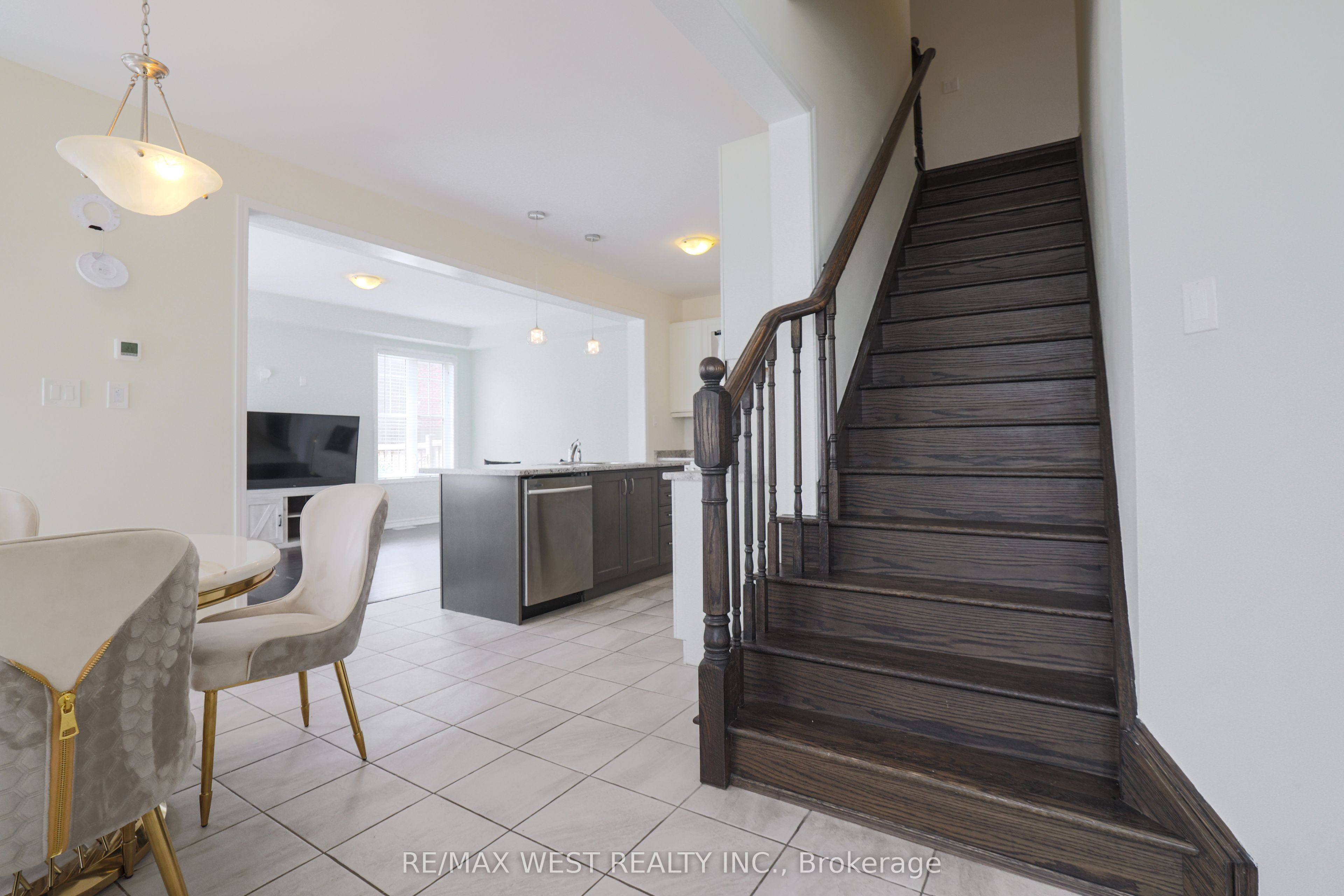 2 Redfern Street