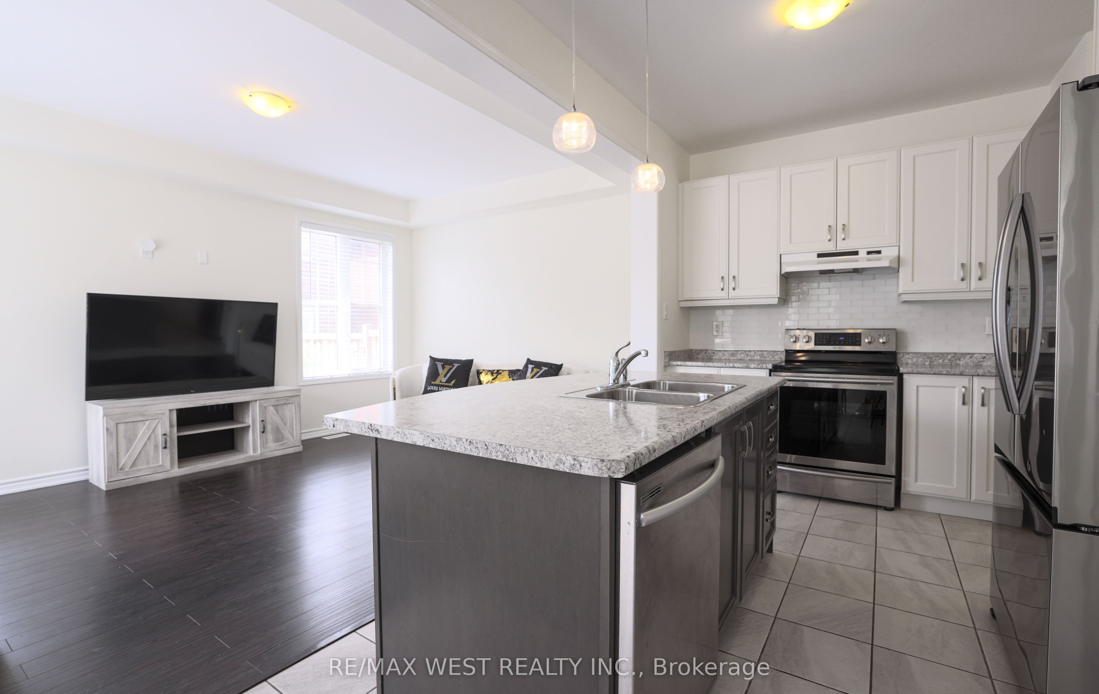 2 Redfern Street